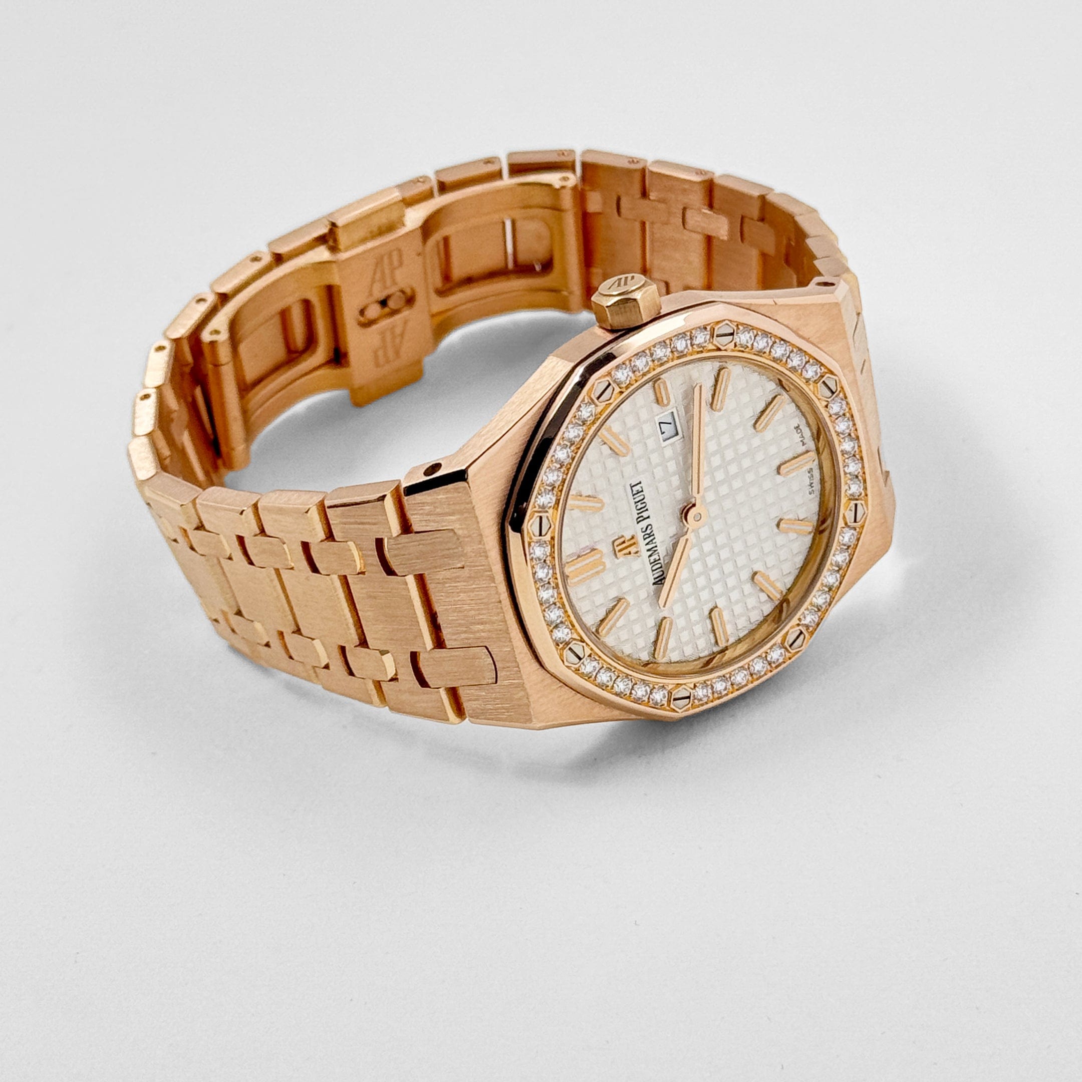 Audemars Piguet Royal Oak Quartz 67651OR.ZZ.1261OR.01 'Ladies' Rose Gold White Dial Diamond Bezel Quartz