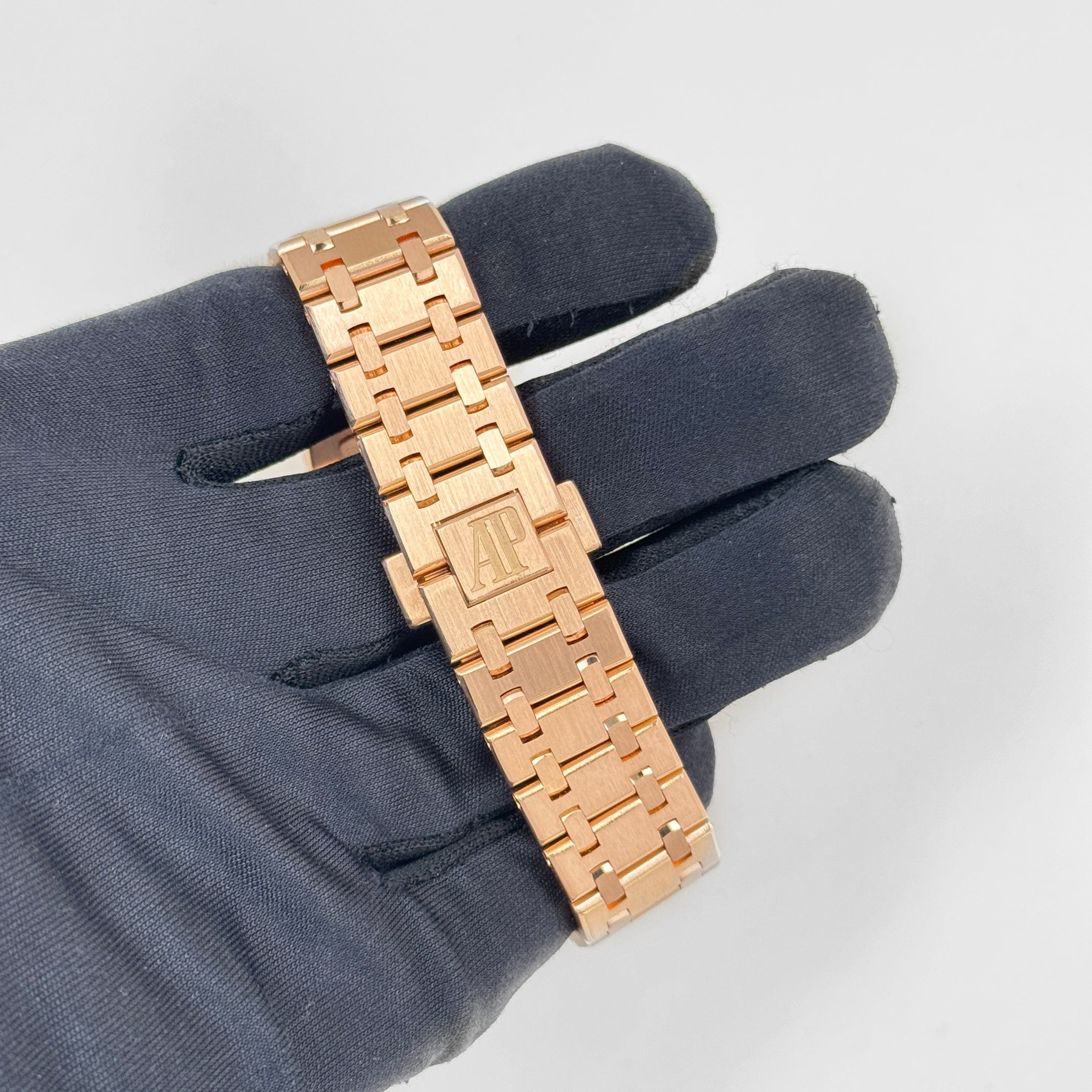 Audemars Piguet Royal Oak Quartz 67651OR.ZZ.1261OR.01 'Ladies' Rose Gold White Dial Diamond Bezel Quartz