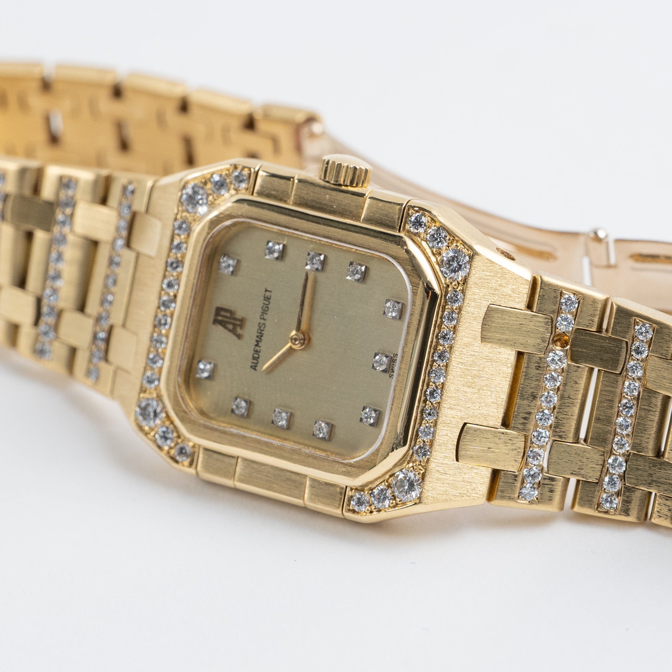 Audemars Piguet Royal Oak Rectangular 6015BA Vintage 'Ladies' Yellow Gold Diamond-Set Quartz (1982)