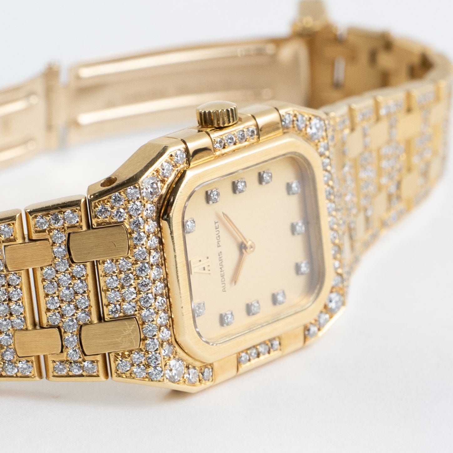 Audemars Piguet Royal Oak Rectangular 6028BA Vintage 'Ladies' Yellow Gold Diamond-Set Quartz (1983)