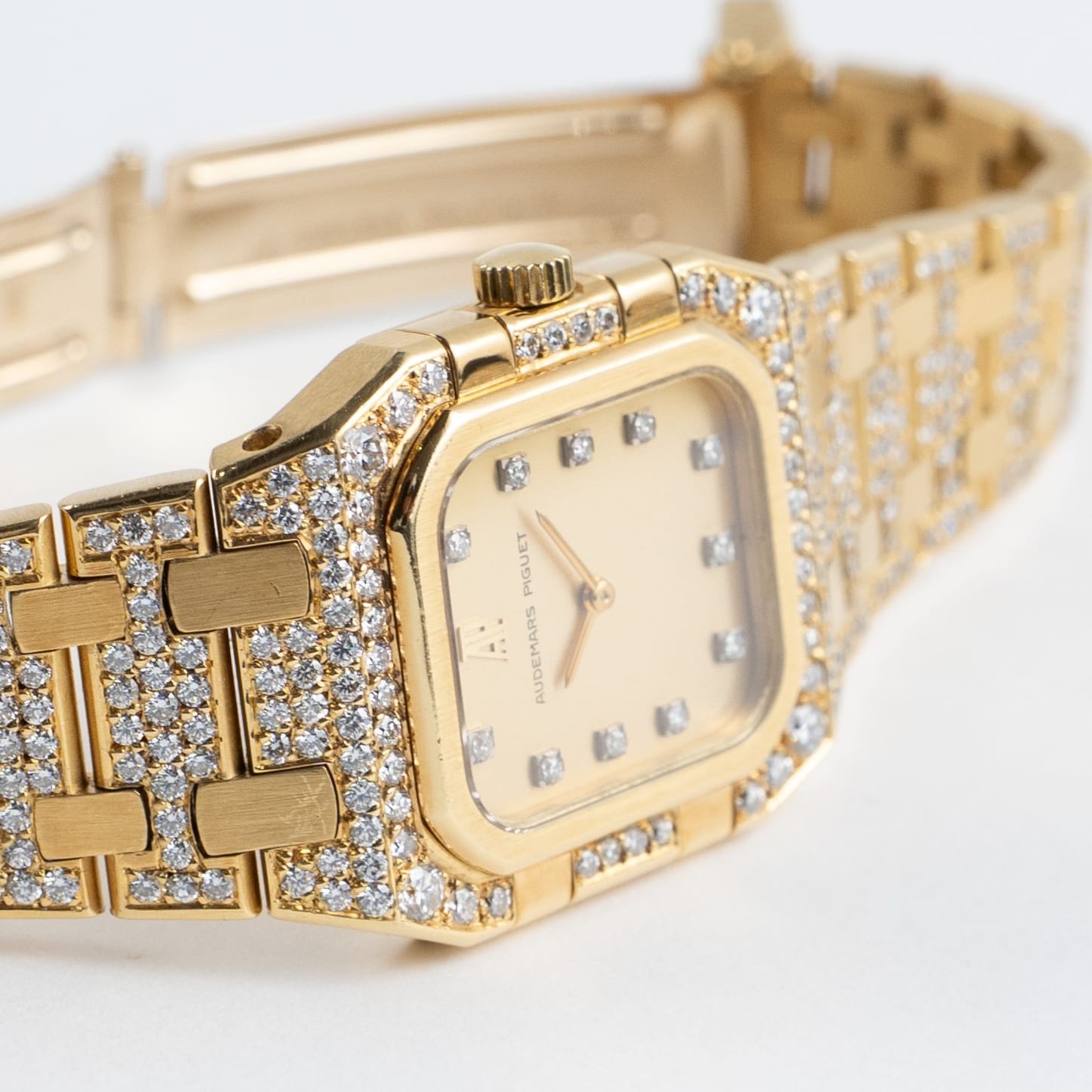 Audemars Piguet Royal Oak Rectangular 6028BA Vintage 'Ladies' Yellow Gold Diamond-Set Quartz (1983)