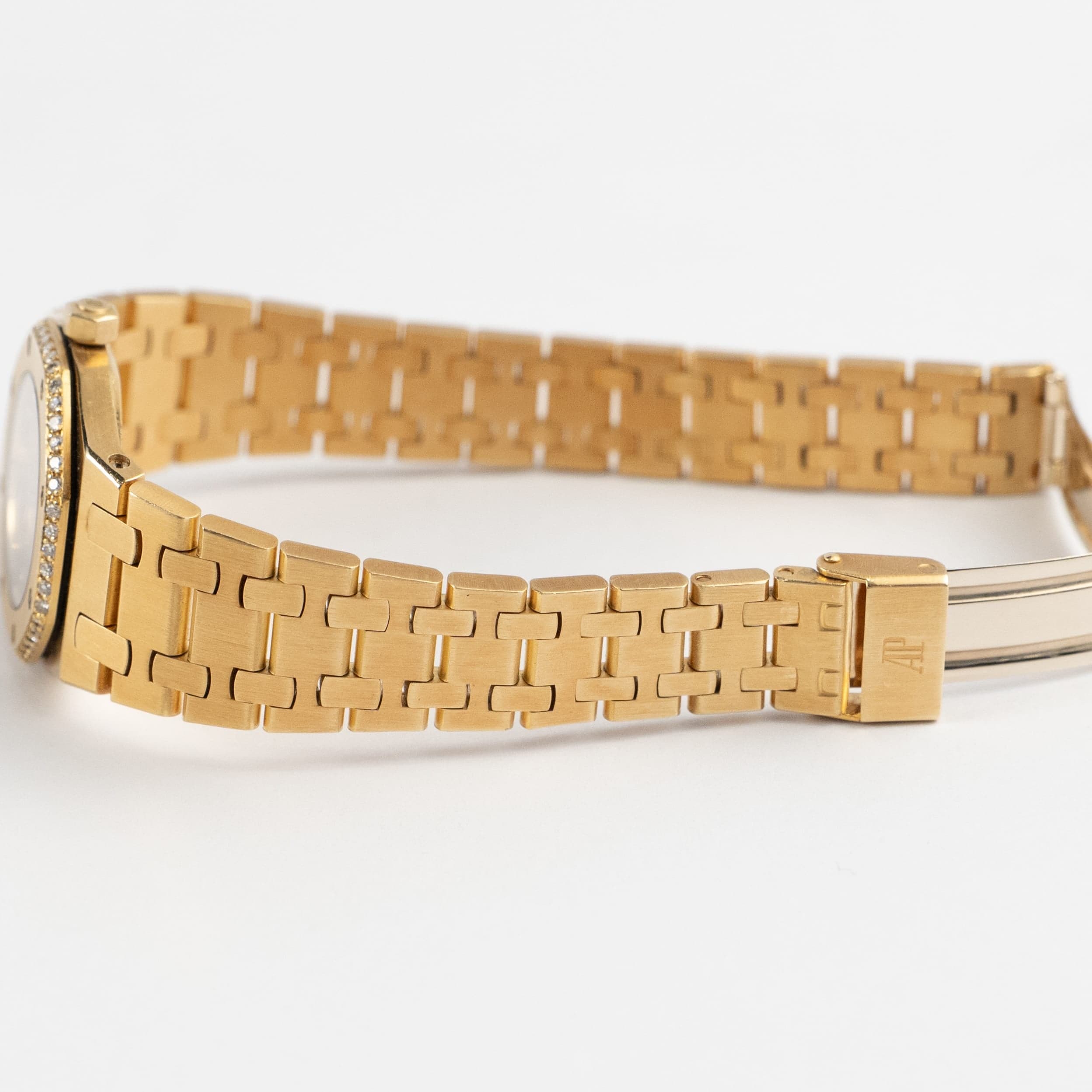 Audemars Piguet Royal Oak Vintage 6164/516 'Ladies' Yellow Gold Champagne Diamond Dial Diamond Bezel