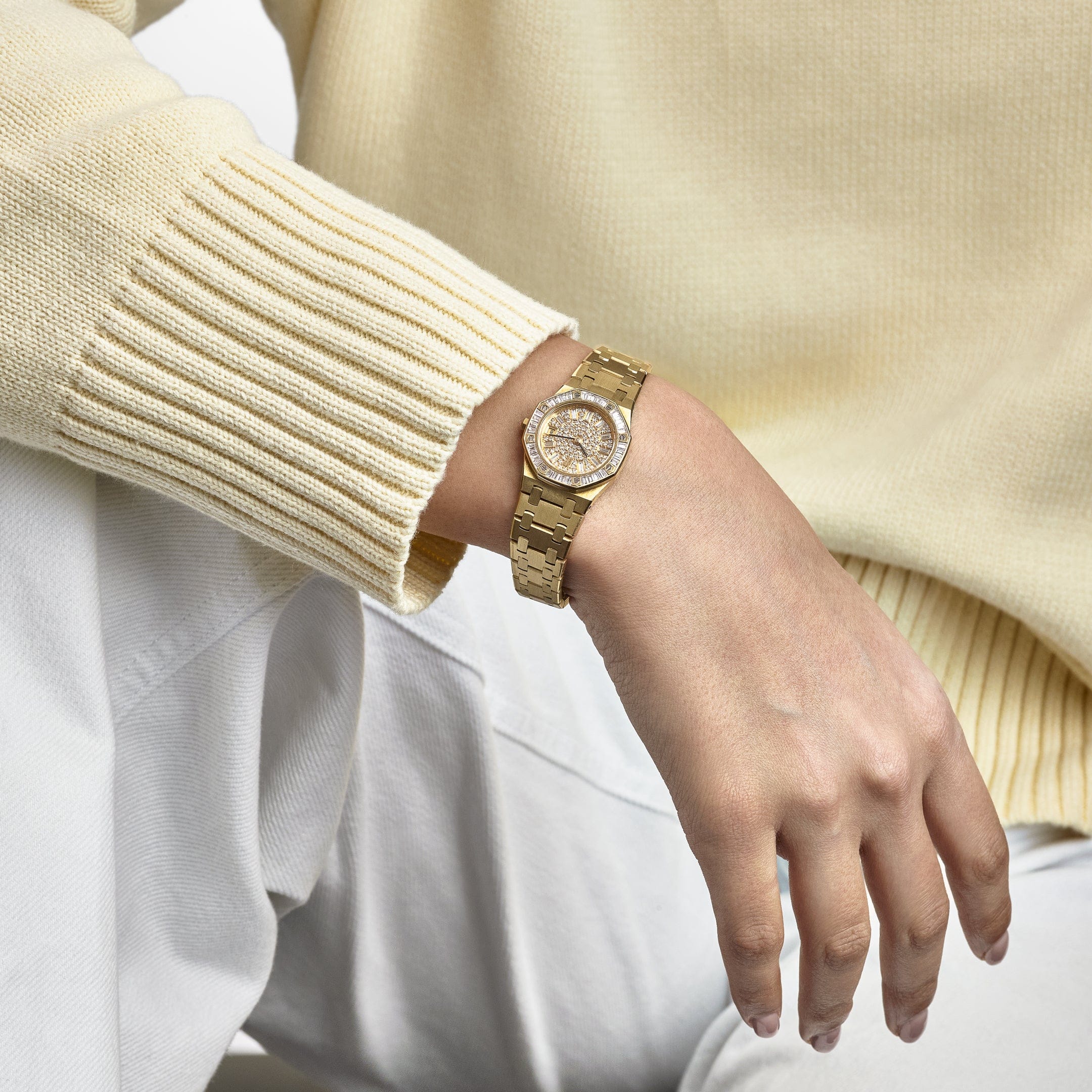 Audemars Piguet Royal Oak Vintage 66464BA.Z.0722BA.01 'Ladies' Yellow Gold Diamond Dial Diamond Bezel Quartz