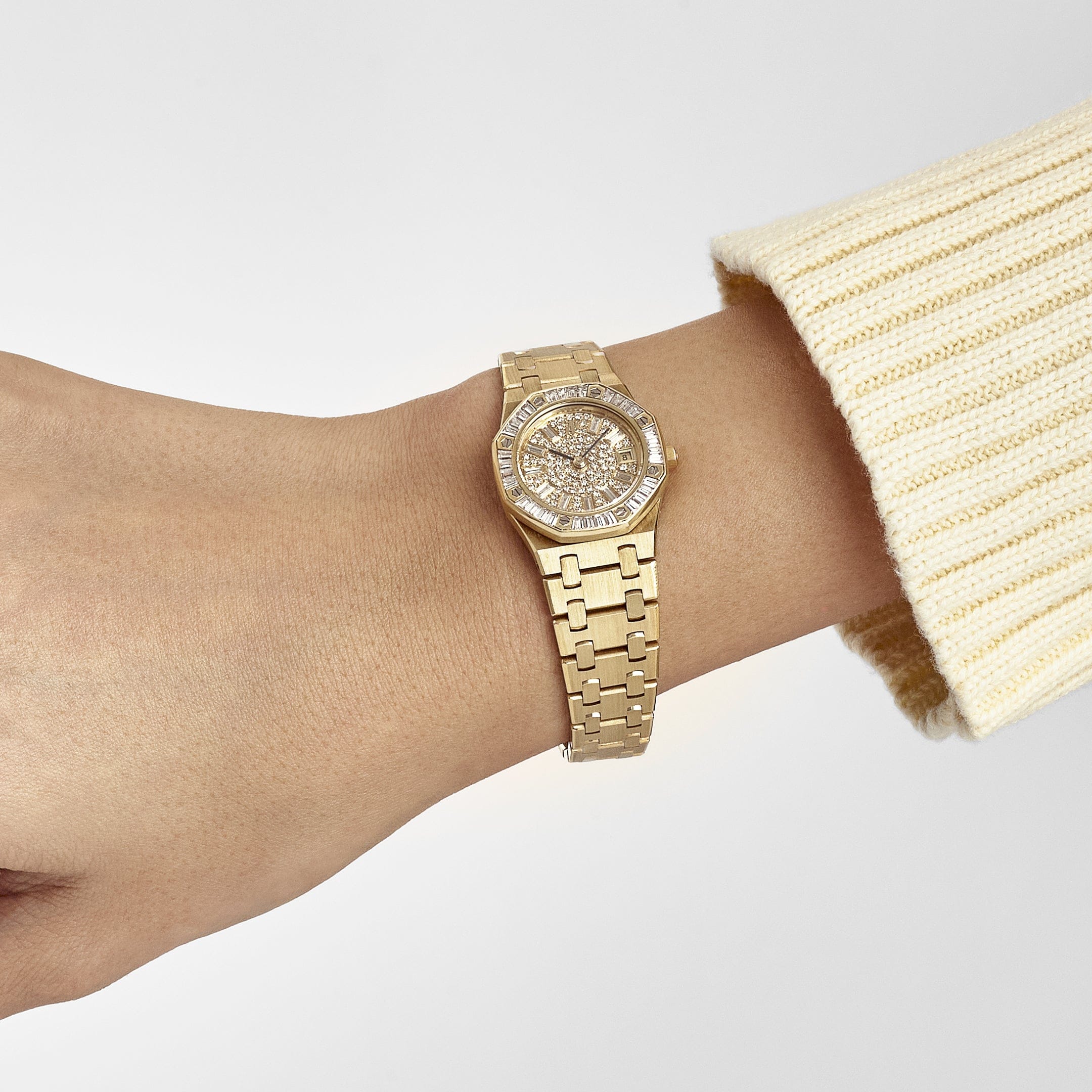audemars-piguet-royal-oak-vintage-66464ba-z-0722ba-01-ladies-yellow-gold-diamond-dial-diamond-bezel-quartz-audemars-piguet-1234586949.jpg