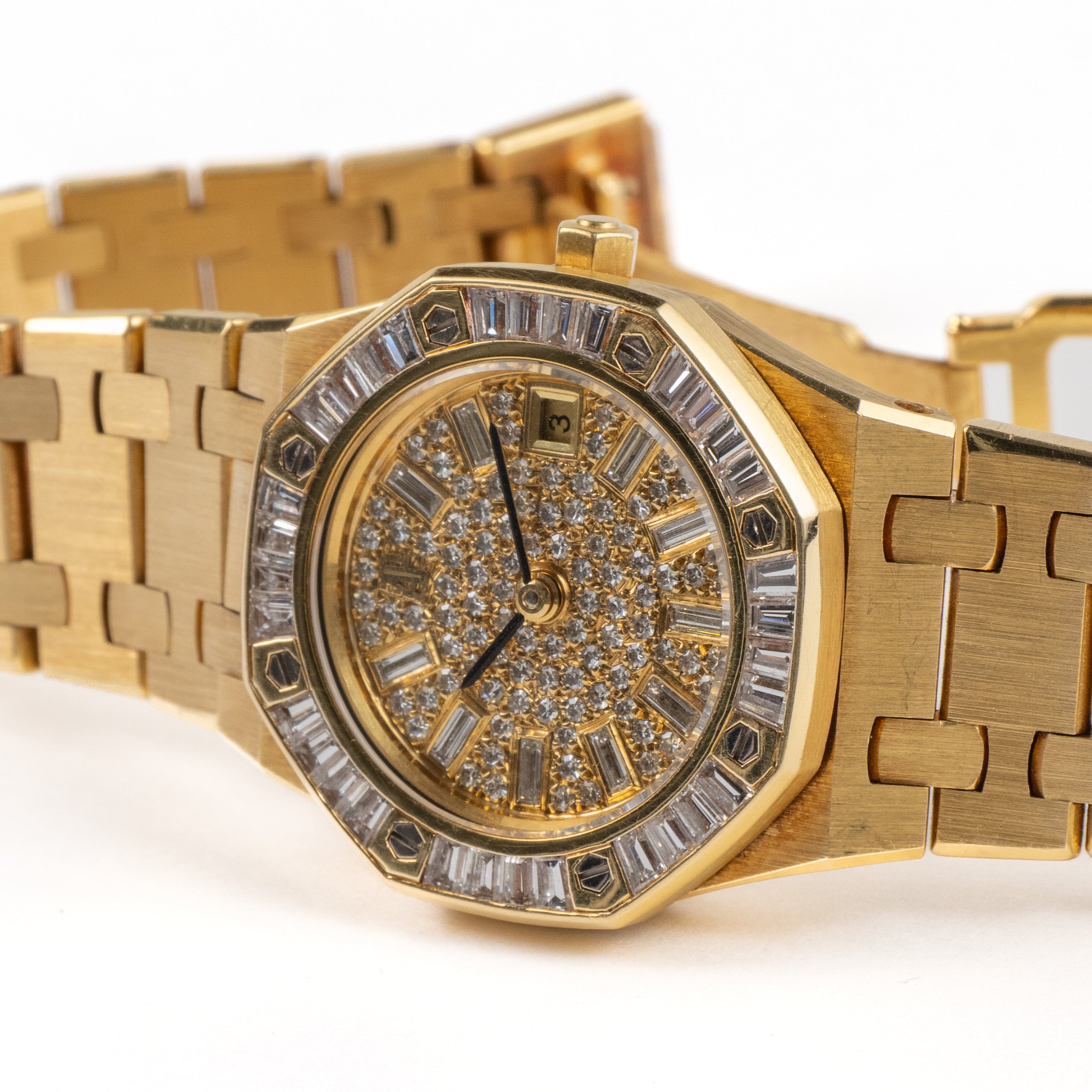 Audemars Piguet Royal Oak Vintage 66464BA.Z.0722BA.01 'Ladies' Yellow Gold Diamond Dial Diamond Bezel Quartz