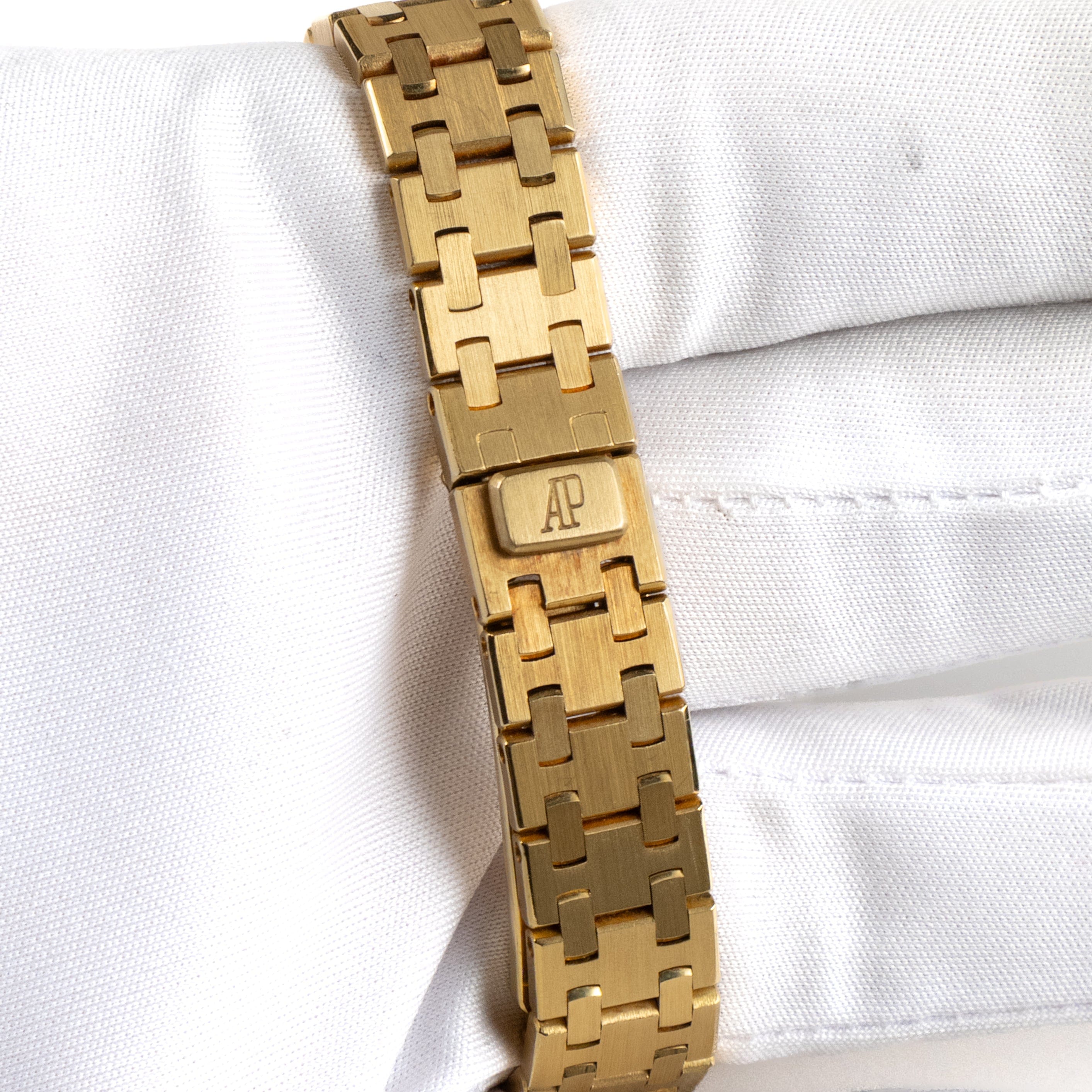 Audemars Piguet Royal Oak Vintage 66464BA.Z.0722BA.01 'Ladies' Yellow Gold Diamond Dial Diamond Bezel Quartz