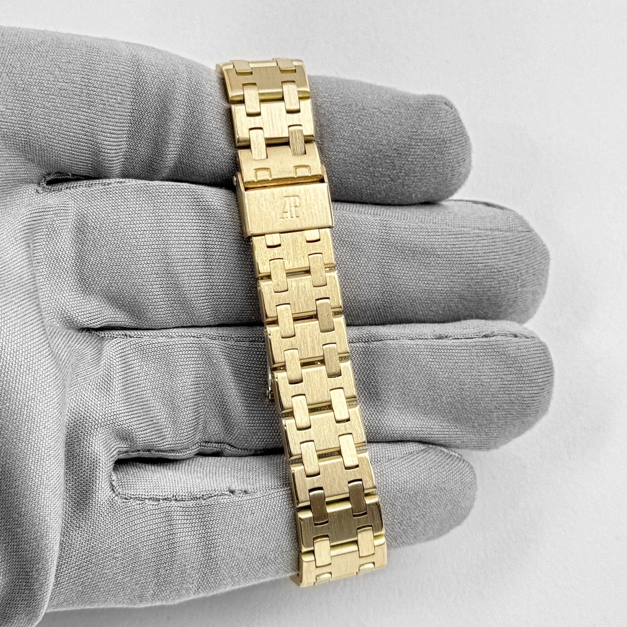 Audemars Piguet Royal Oak Vintage 'Ladies' Yellow Gold Champagne Diamond Dial Quartz