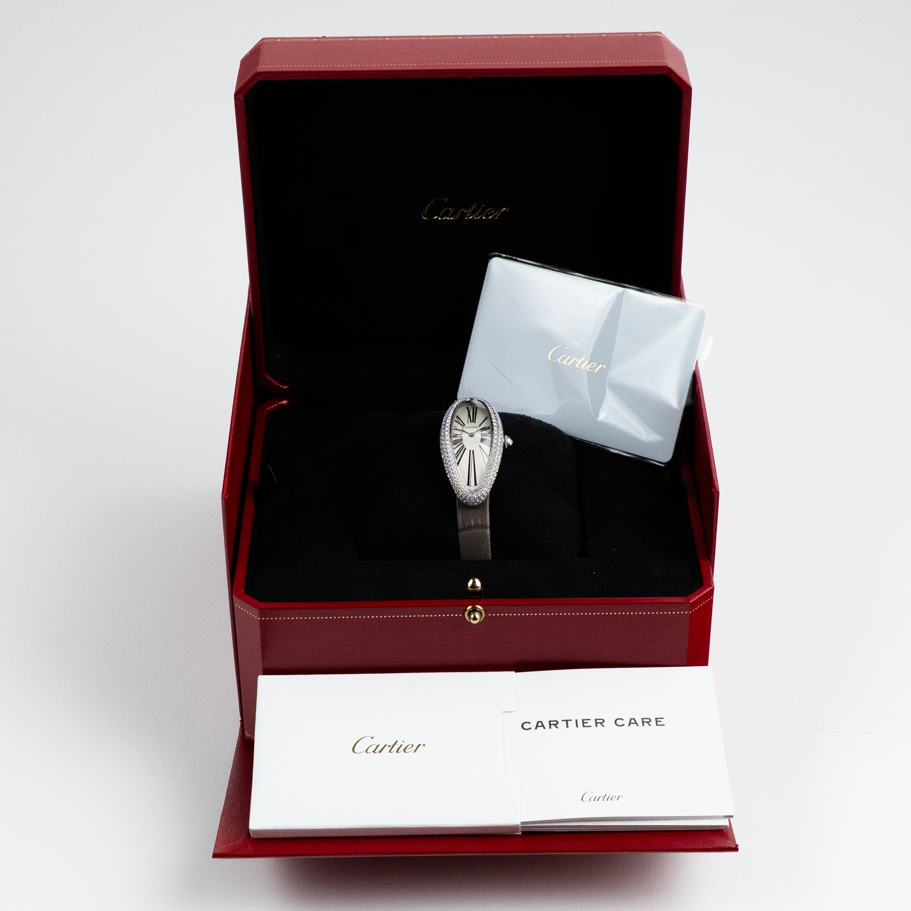 Cartier Baignoire Allongée WJBA0007 White Gold Silver Dial Diamond Bezel (2026)