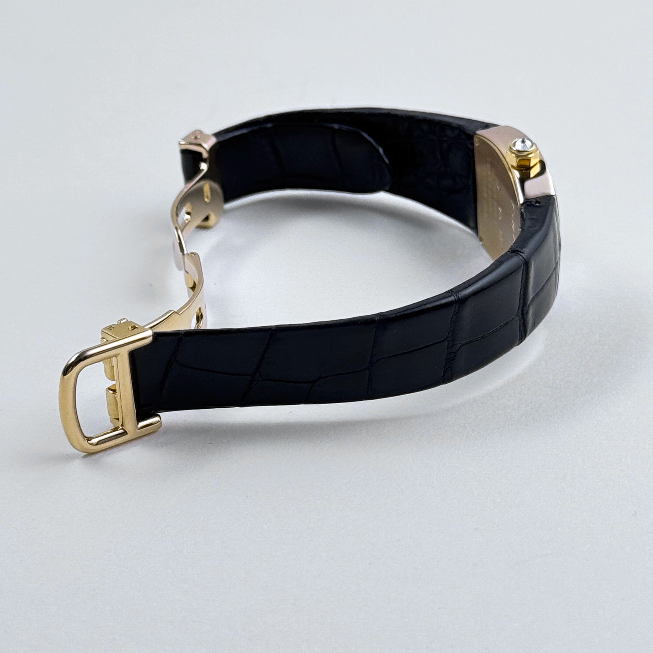 Cartier La Doña 2903 Yellow Gold Diamond Bezel Alligator