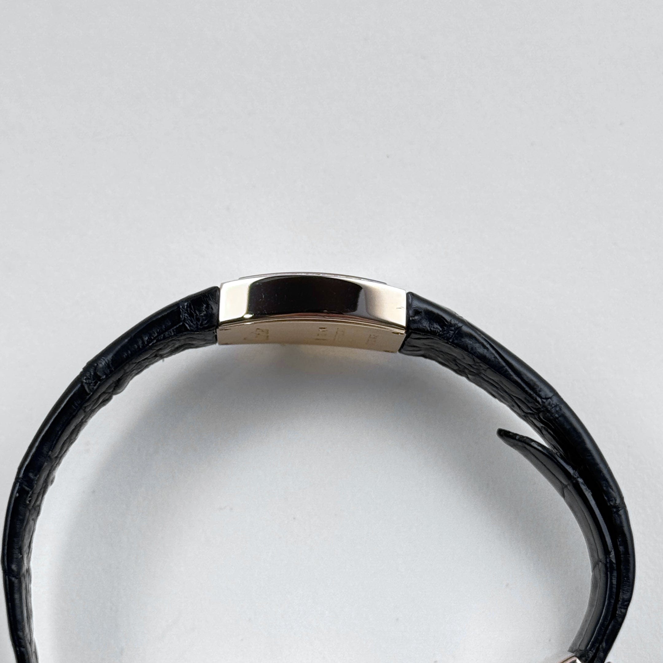 Cartier La Doña 2904 Yellow Gold Diamond Bezel