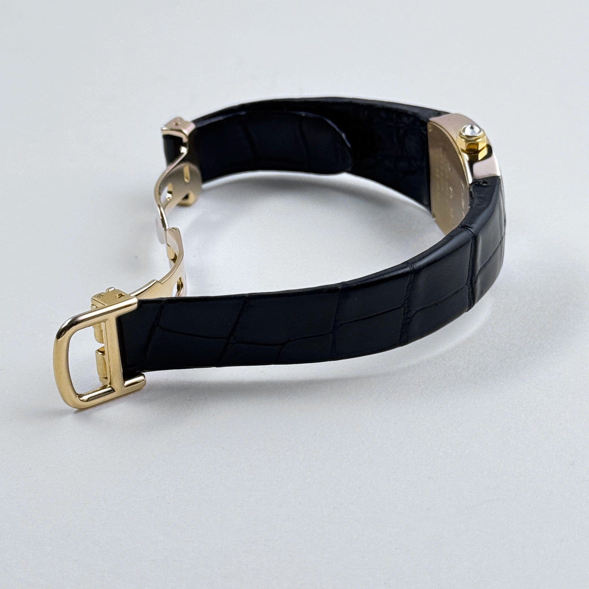 Cartier La Doña 2903 Yellow Gold Diamond Bezel Alligator