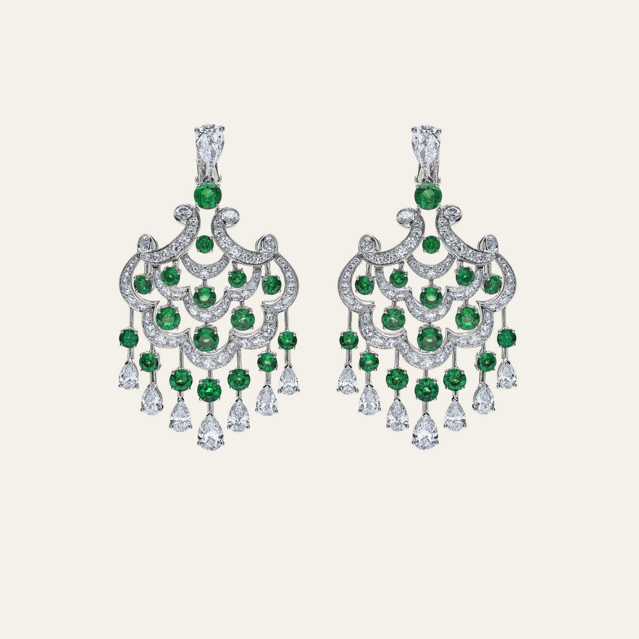 e-com_earrings_emerald_01.jpg