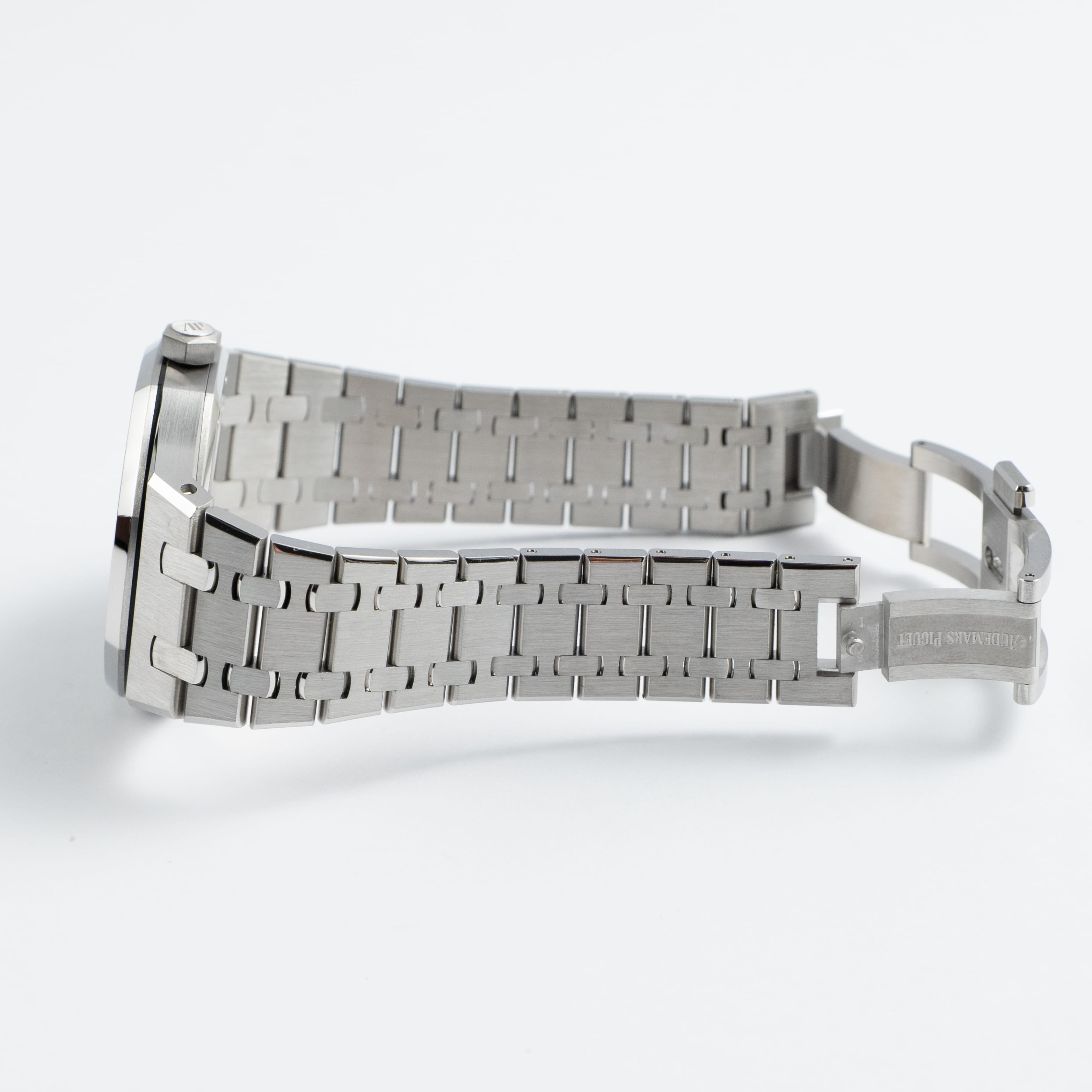 Audemars Piguet Royal Oak 15551ST.ZZ.1356ST.04 'Ladies' Stainless Steel Light Blue Dial Diamond Bezel (2024)