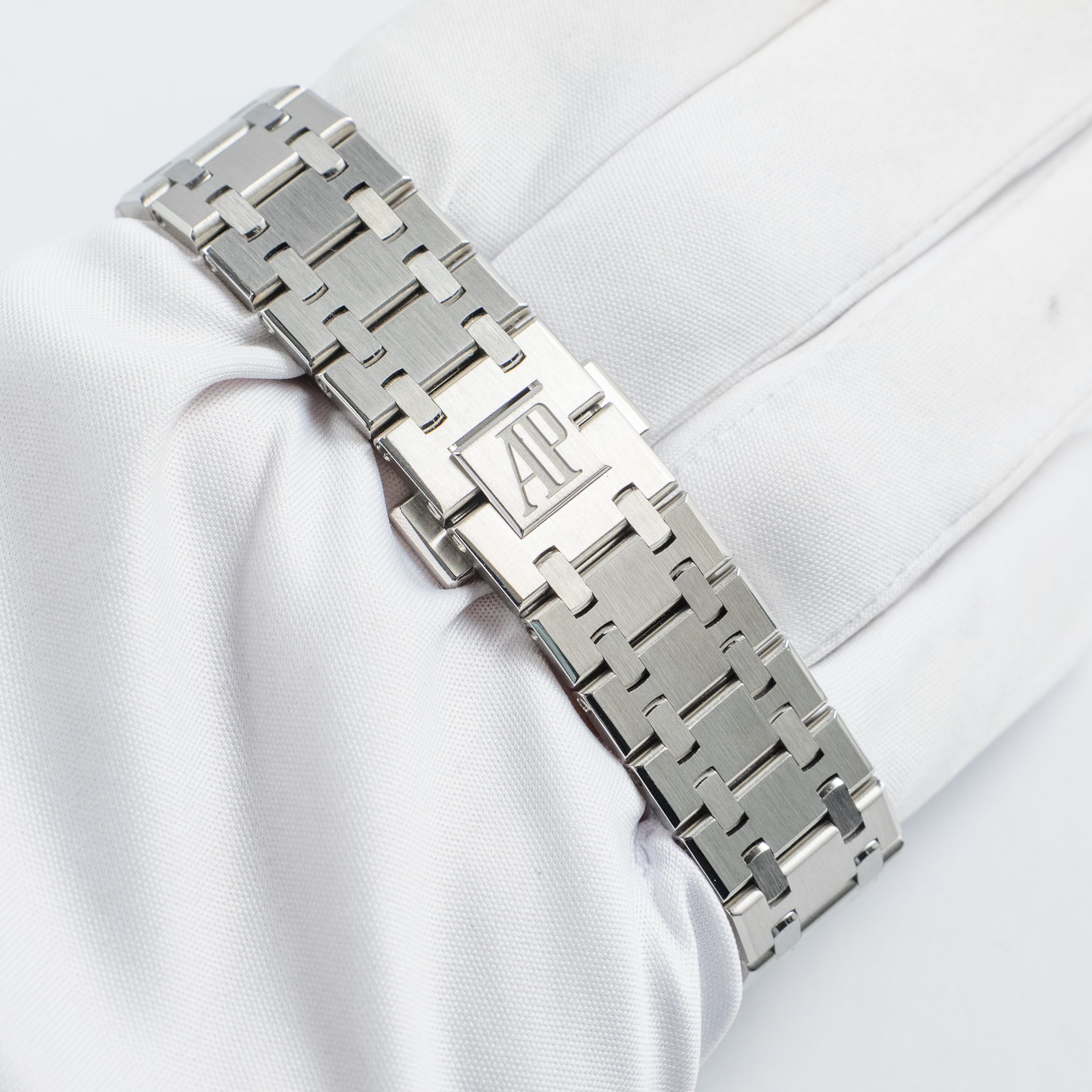 Audemars Piguet Royal Oak 15551ST.ZZ.1356ST.04 'Ladies' Stainless Steel Light Blue Dial Diamond Bezel (2024)