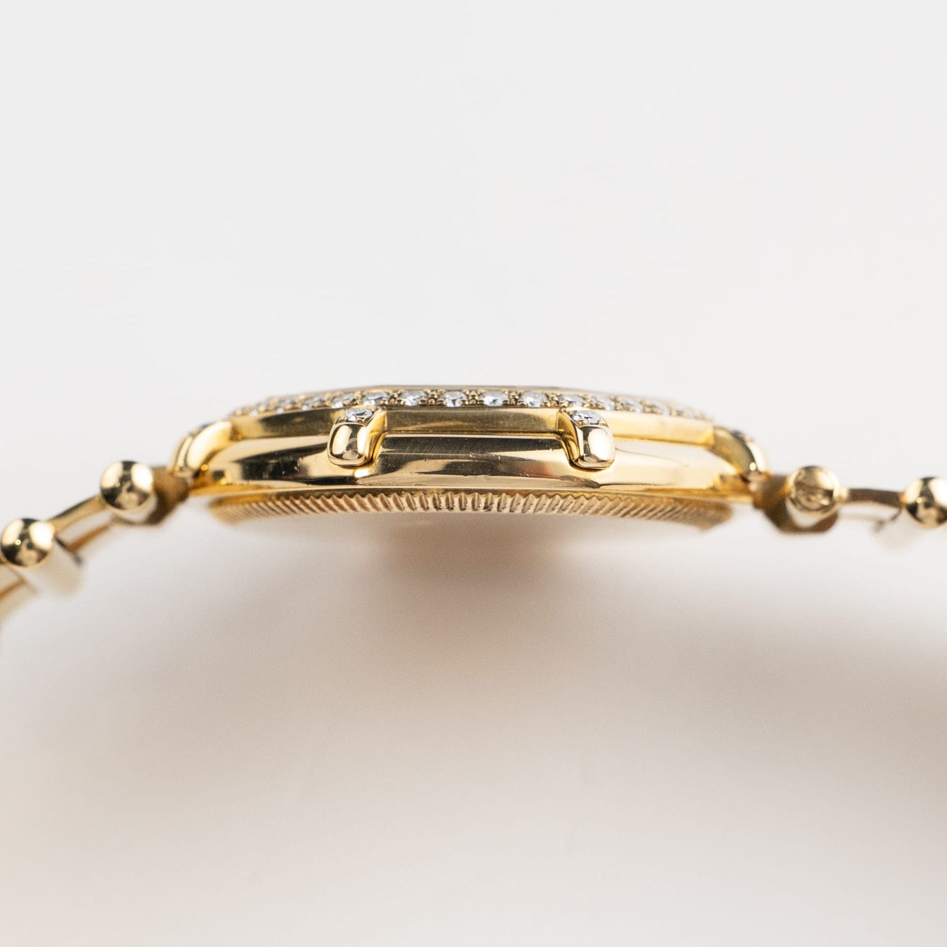 Gérald Genta Success G2850.7 'Ladies' Yellow Gold Malachite Diamond Dial Diamond Bezel