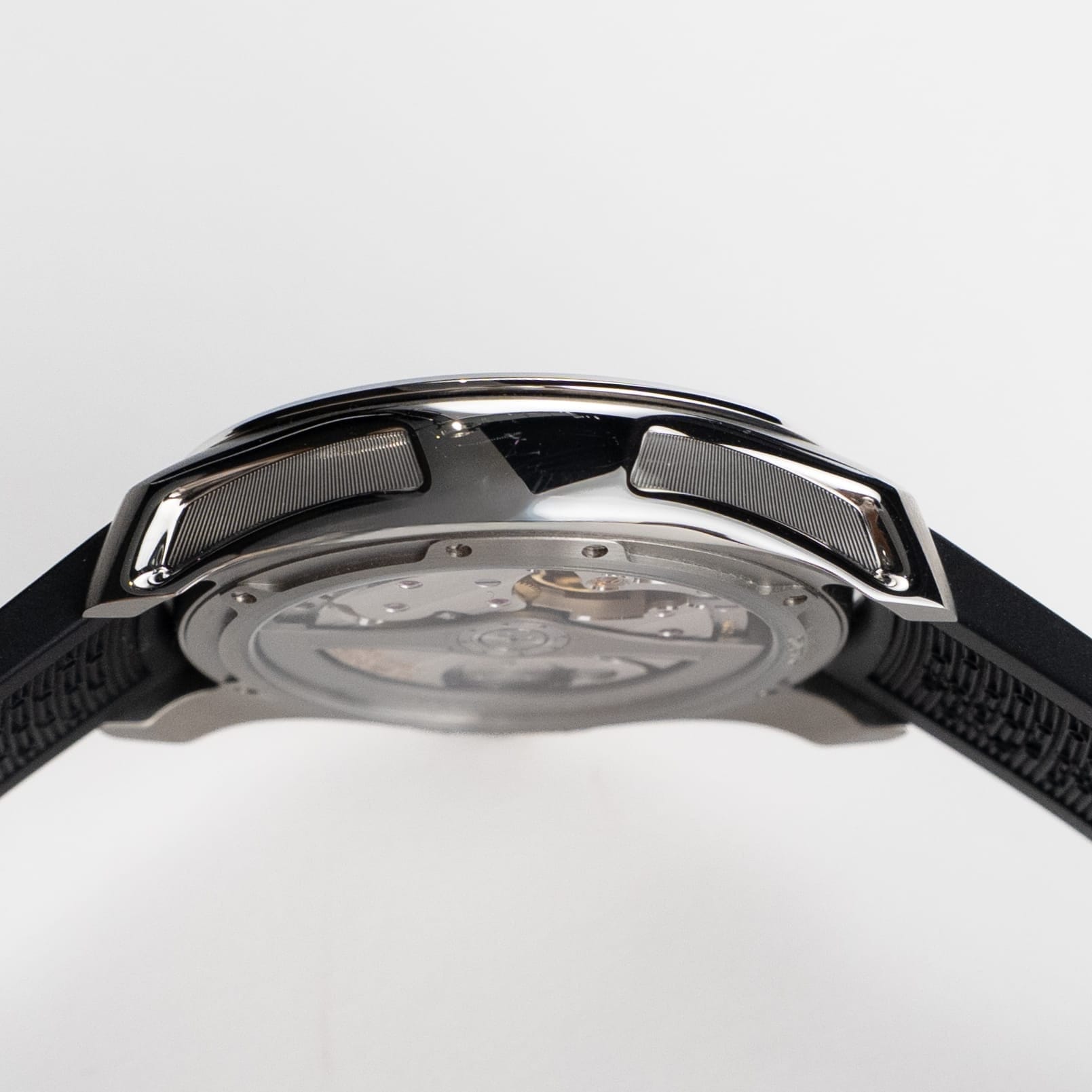 H. Moser & Cie 3200-1207 Pioneer Centre Seconds Swiss Stainless Steel Mad Red Dial (2025)