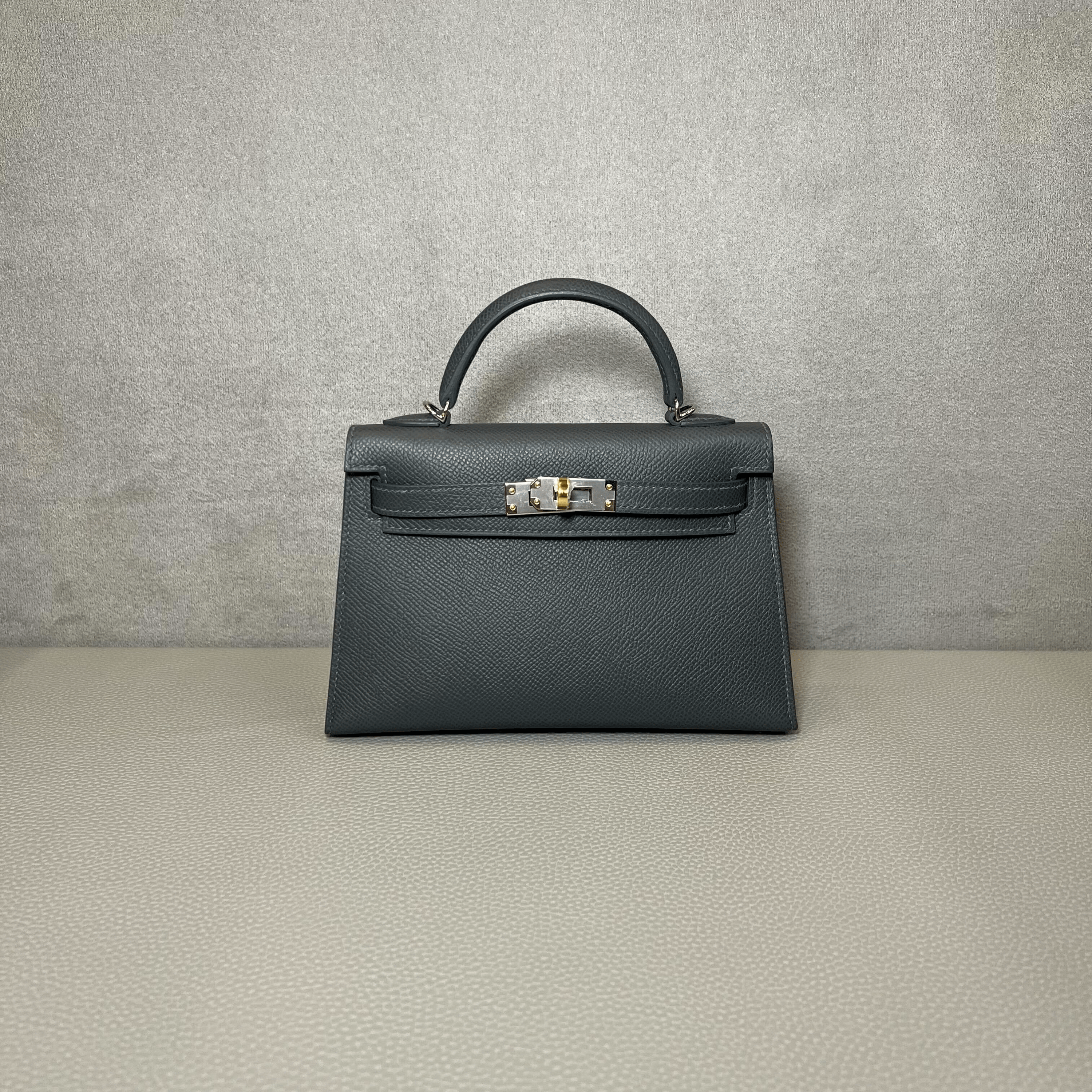 hermes-ardoise-mini-kelly-sellier-20-epsom-electrum-hardware-hermes-1198580843.png
