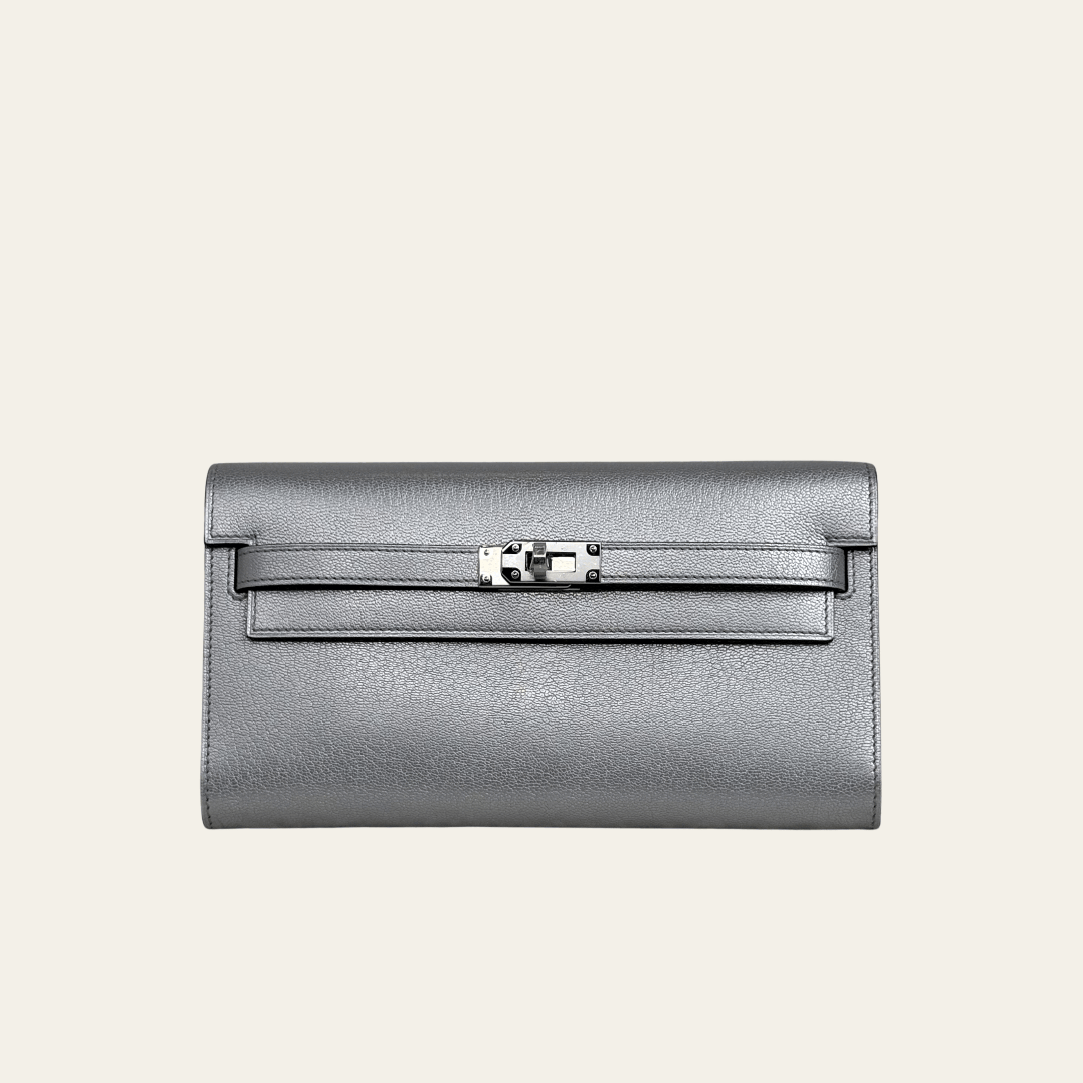 hermes-argent-kelly-to-go-wallet-chevre-chamkilight-palladium-hardware-hermes-1231158924.png