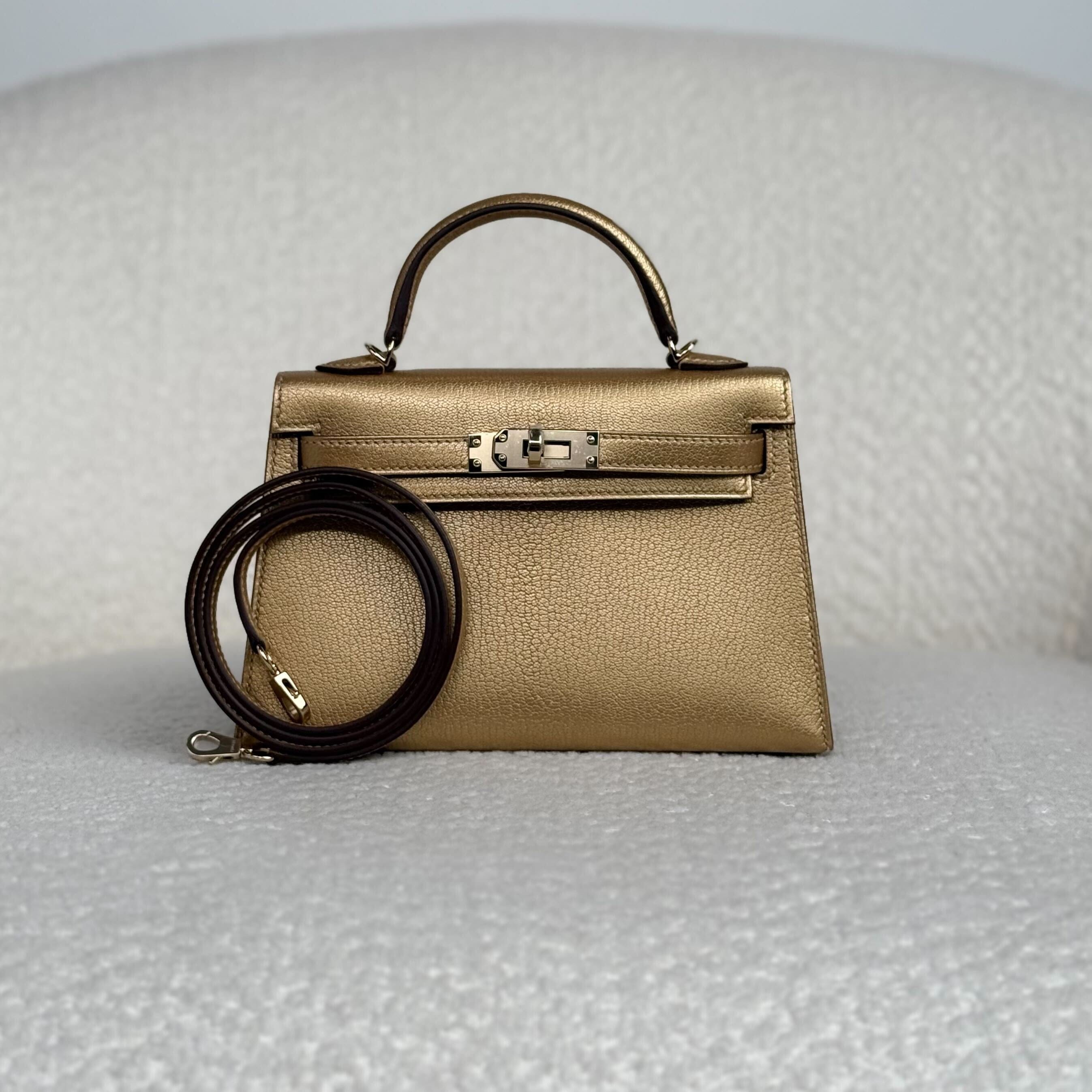 hermes-dore-mini-kelly-sellier-20-chevre-chamkilight-permabrass-hardware-hermes-1227896066.jpg