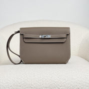 Hermès Etoupe Kelly Depeches 25 Togo Clutch Palladium Hardware