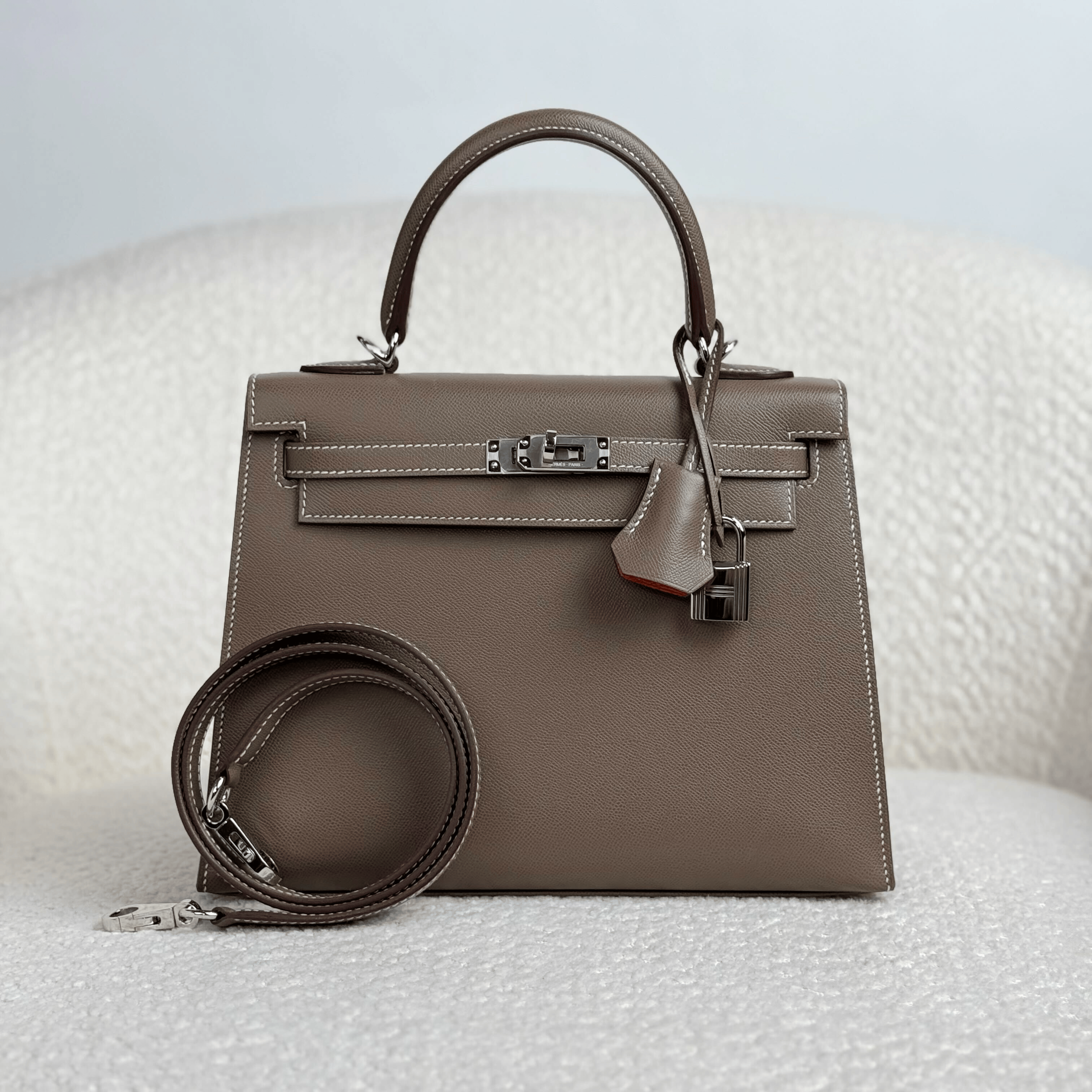 hermes-etoupe-kelly-sellier-25-verso-orange-epsom-palladium-hardware-hermes-1227232163.png