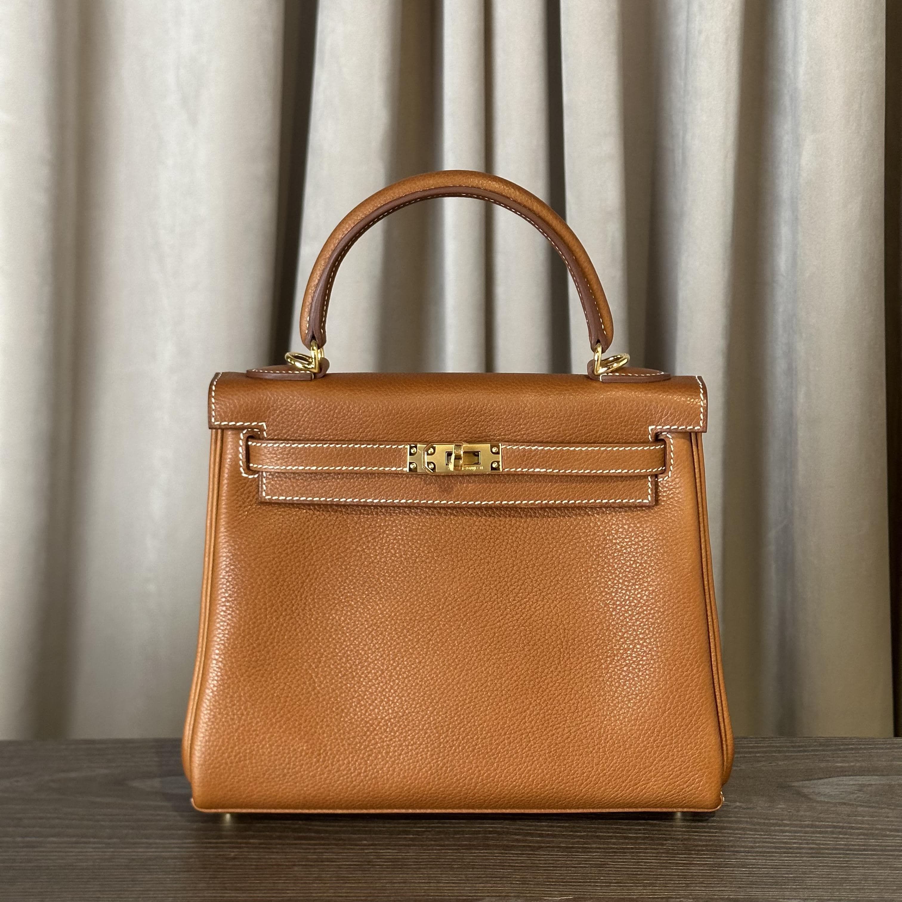Hermès Fauve Kelly Retourne 25 Barenia Fauborg Calfskin Gold