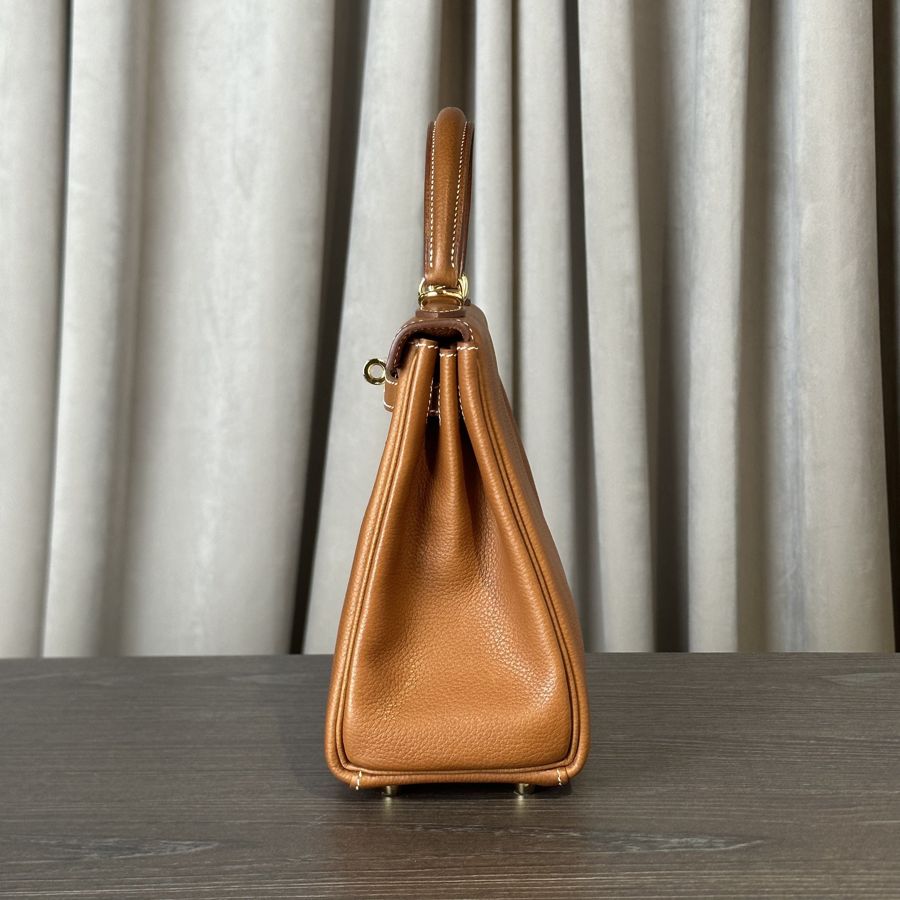 Hermès Fauve Kelly Retourne 25 Barenia Fauborg Calfskin Gold