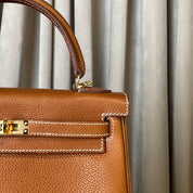 Hermès Fauve Kelly 25 Retourne Barenia Fauborg Calfskin Gold Hardware