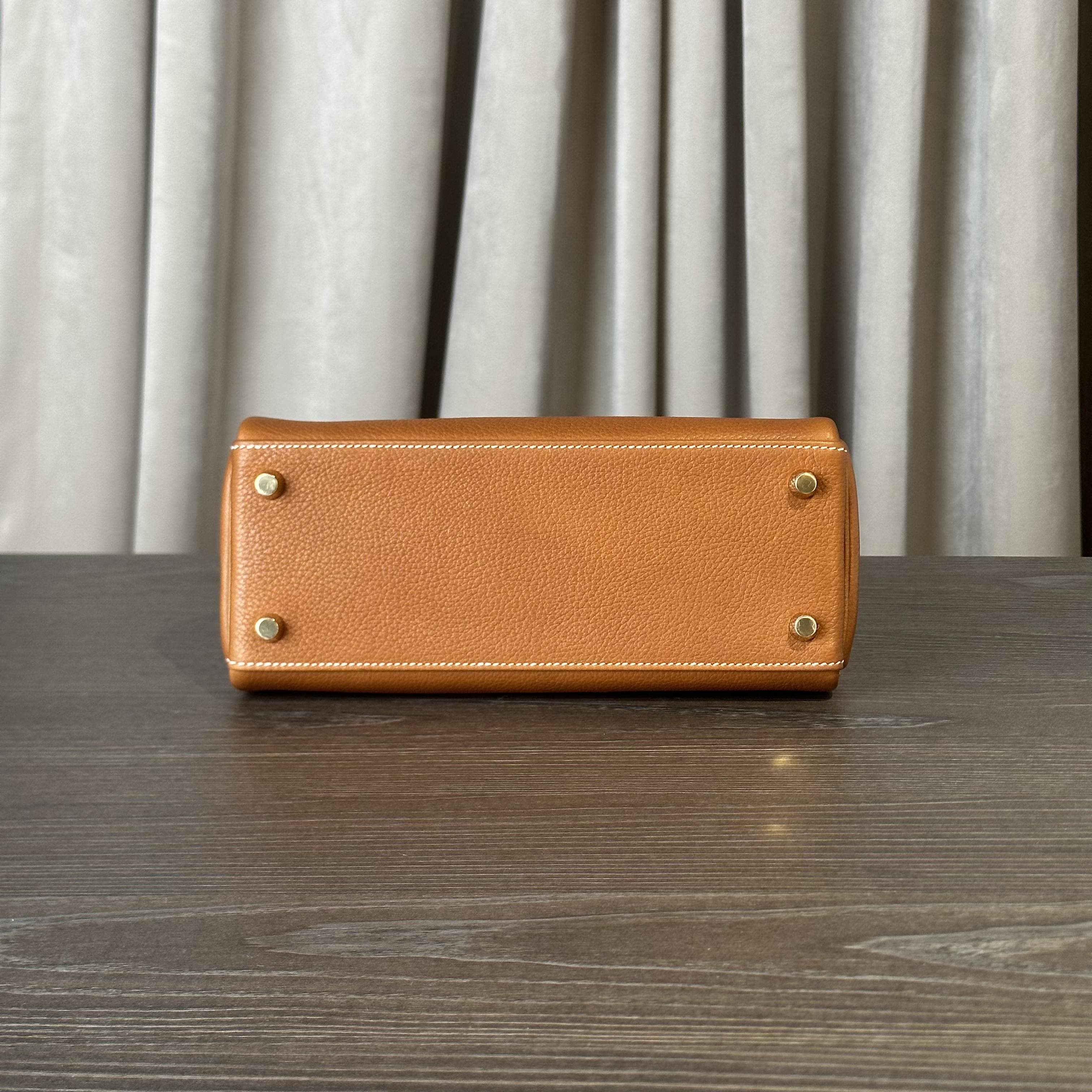 Hermès Fauve Kelly 25 Retourne Barenia Fauborg Calfskin Gold Hardware