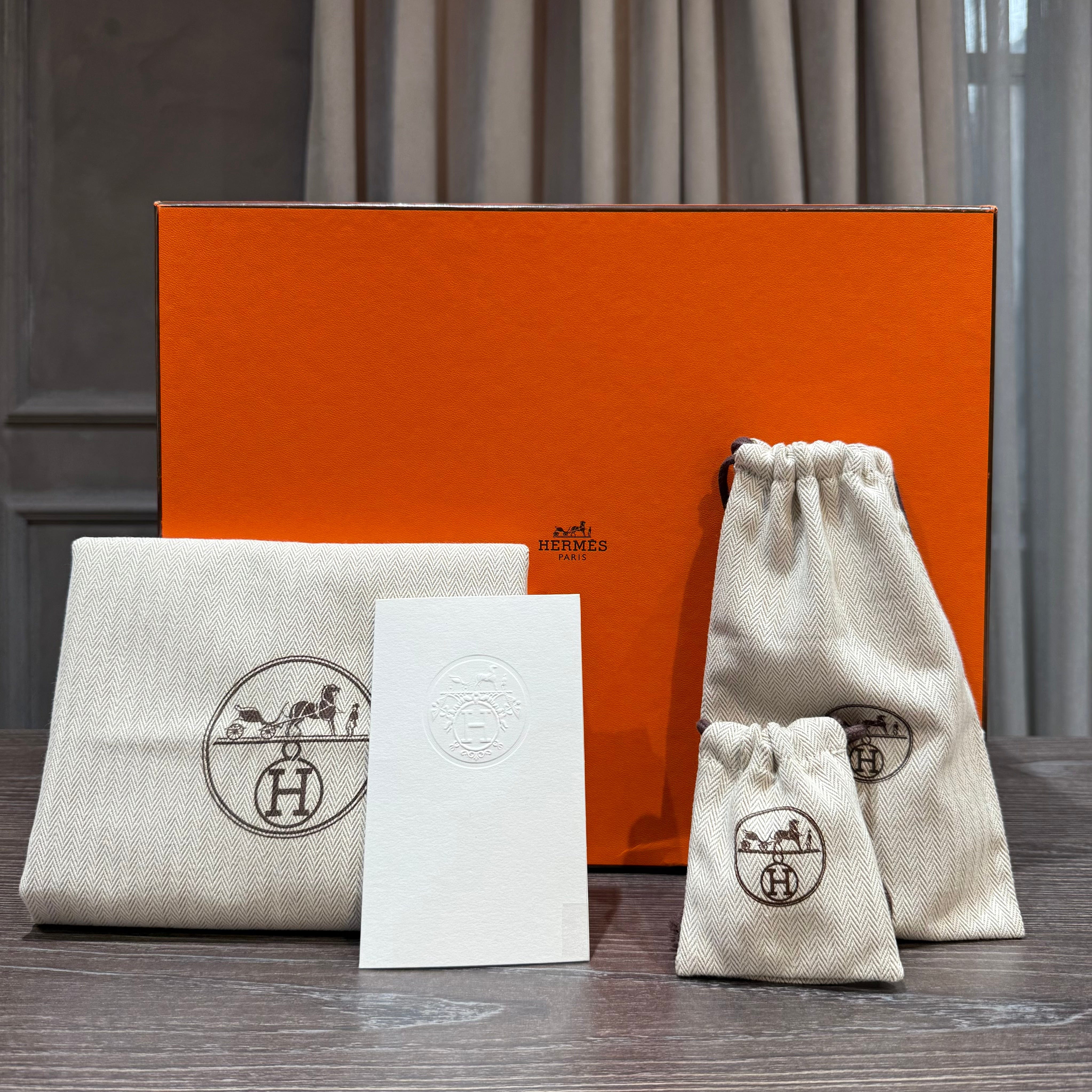 Hermès Fauve Kelly 25 Retourne Barenia Fauborg Calfskin Gold Hardware