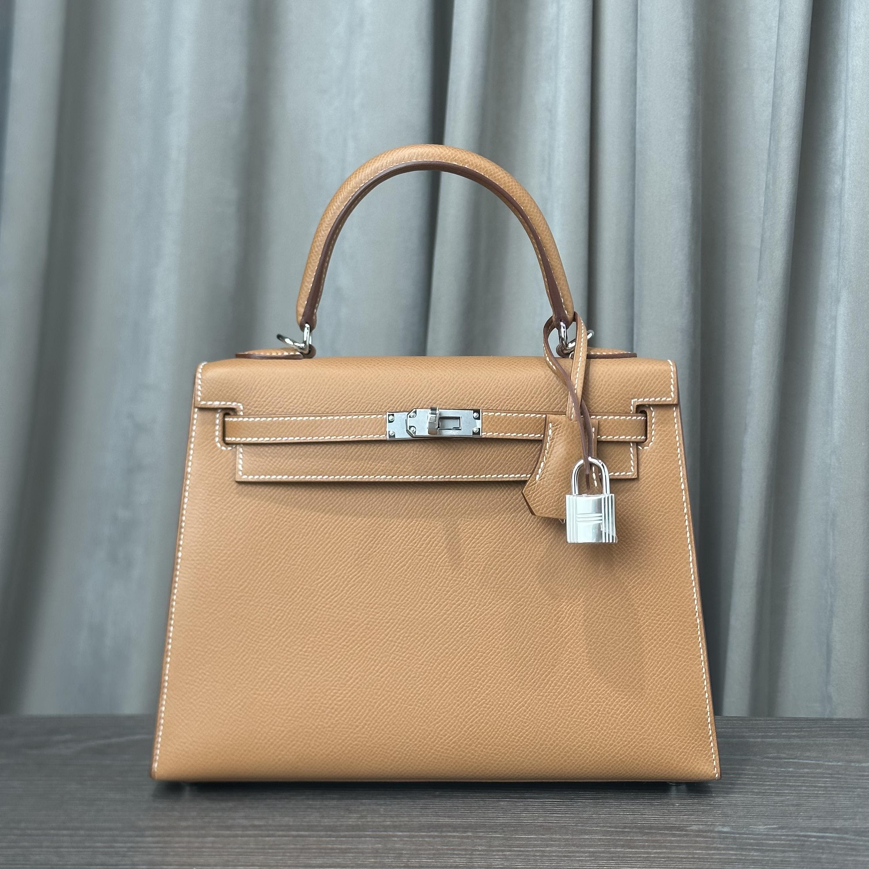 Hermès Gold Kelly 25 Sellier Epsom Palladium Hardware