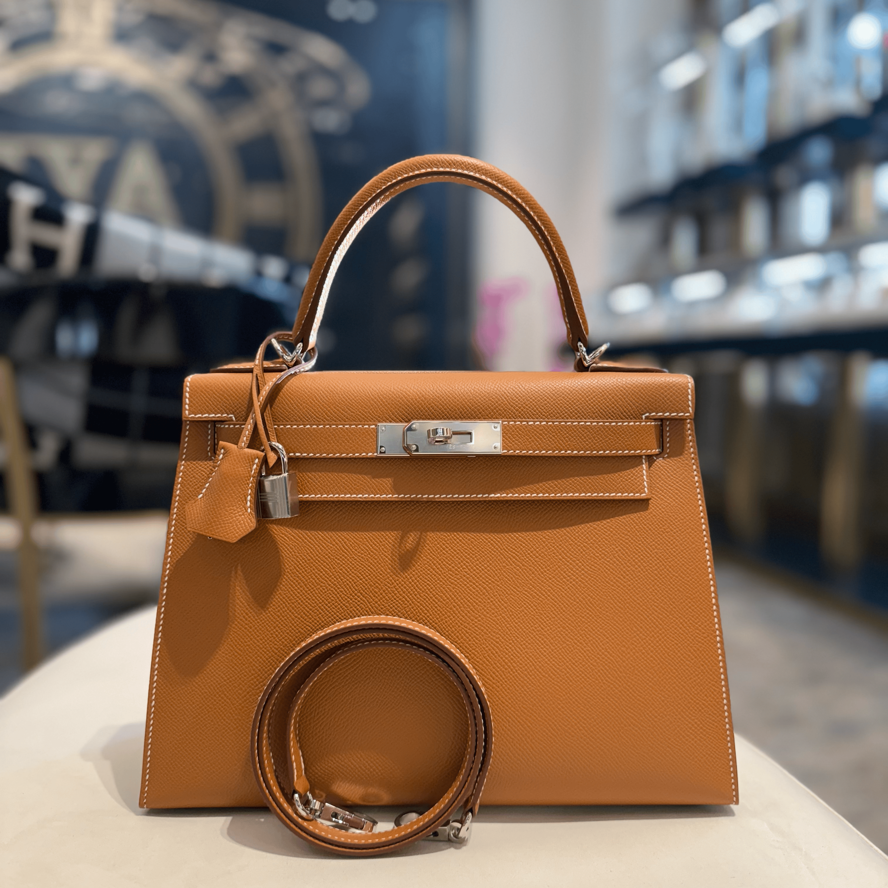 hermes-gold-kelly-28-sellier-epsom-palladium-hardware-hermes-1248845148.png