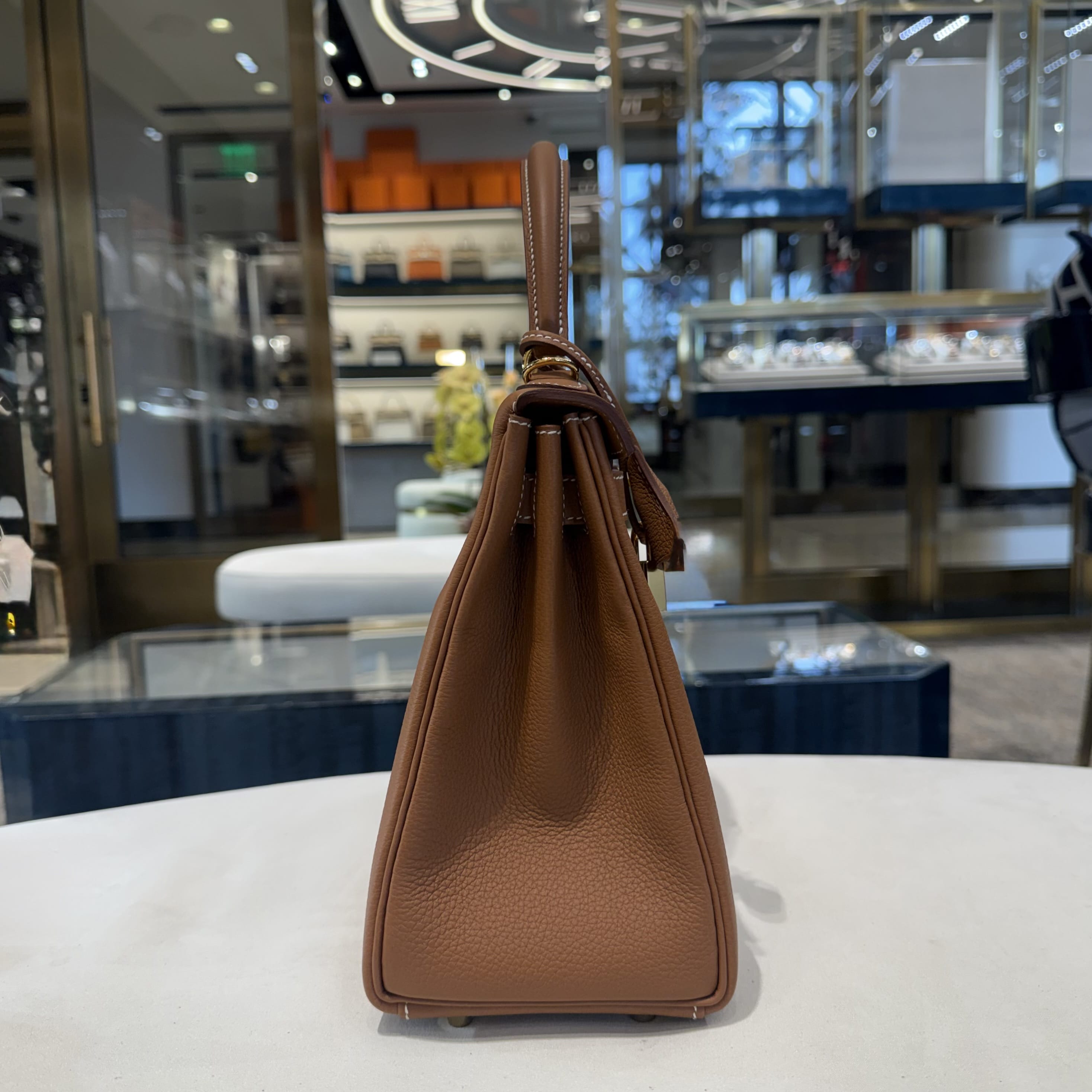 Hermès Gold Kelly Retourne 28 Togo Gold Hardware
