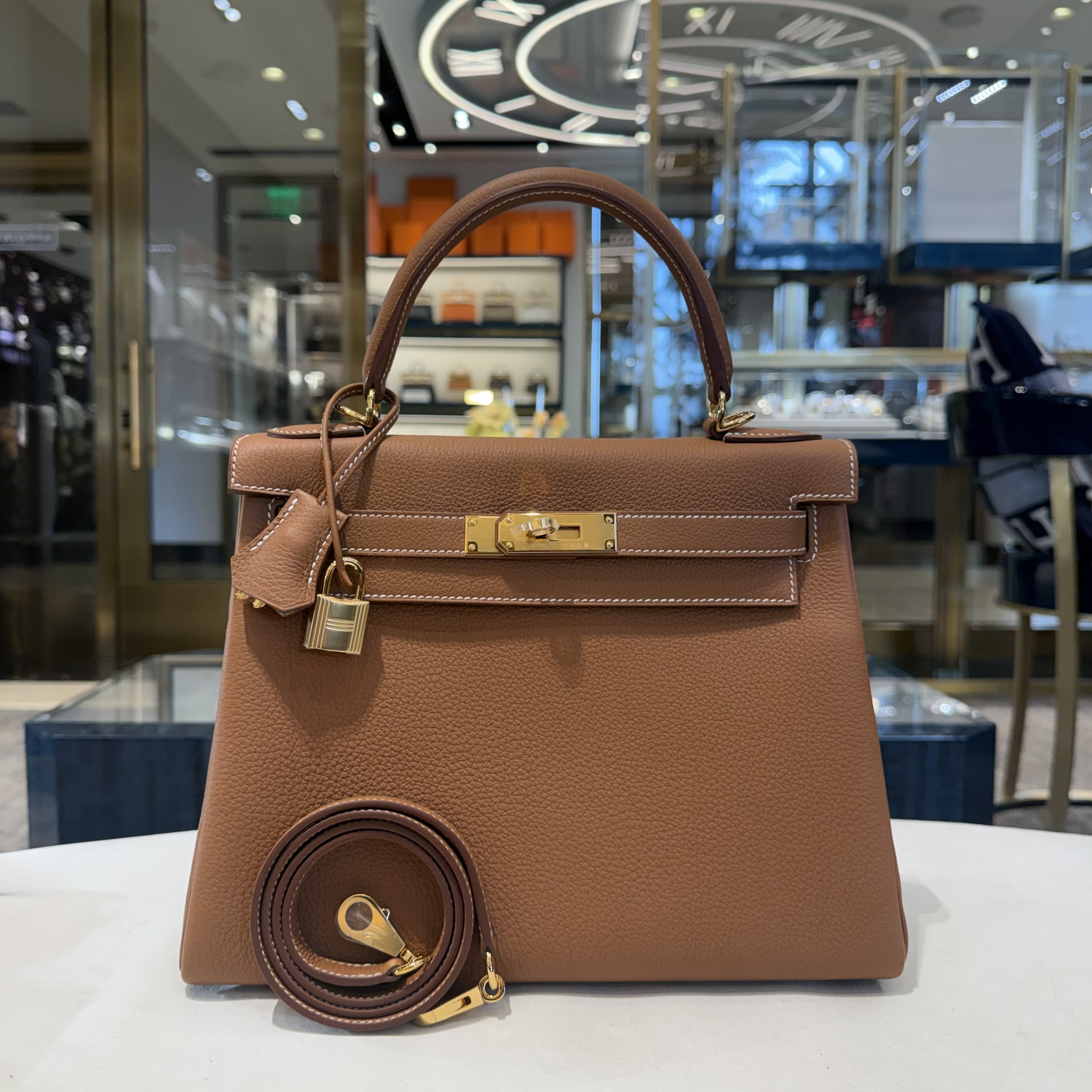 Hermès Gold Kelly Retourne 28 Togo Gold Hardware