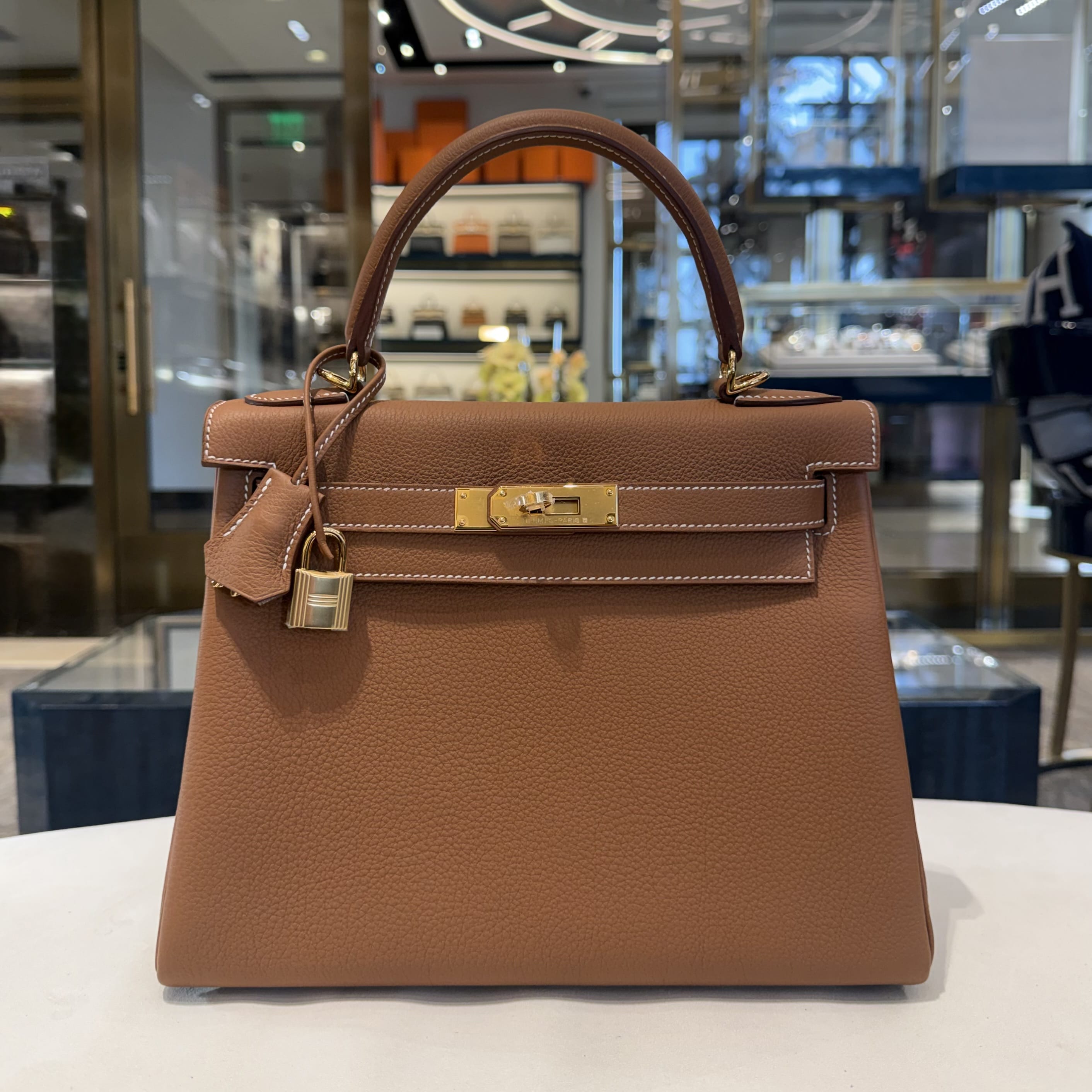 Hermès Gold Kelly Retourne 28 Togo Gold Hardware
