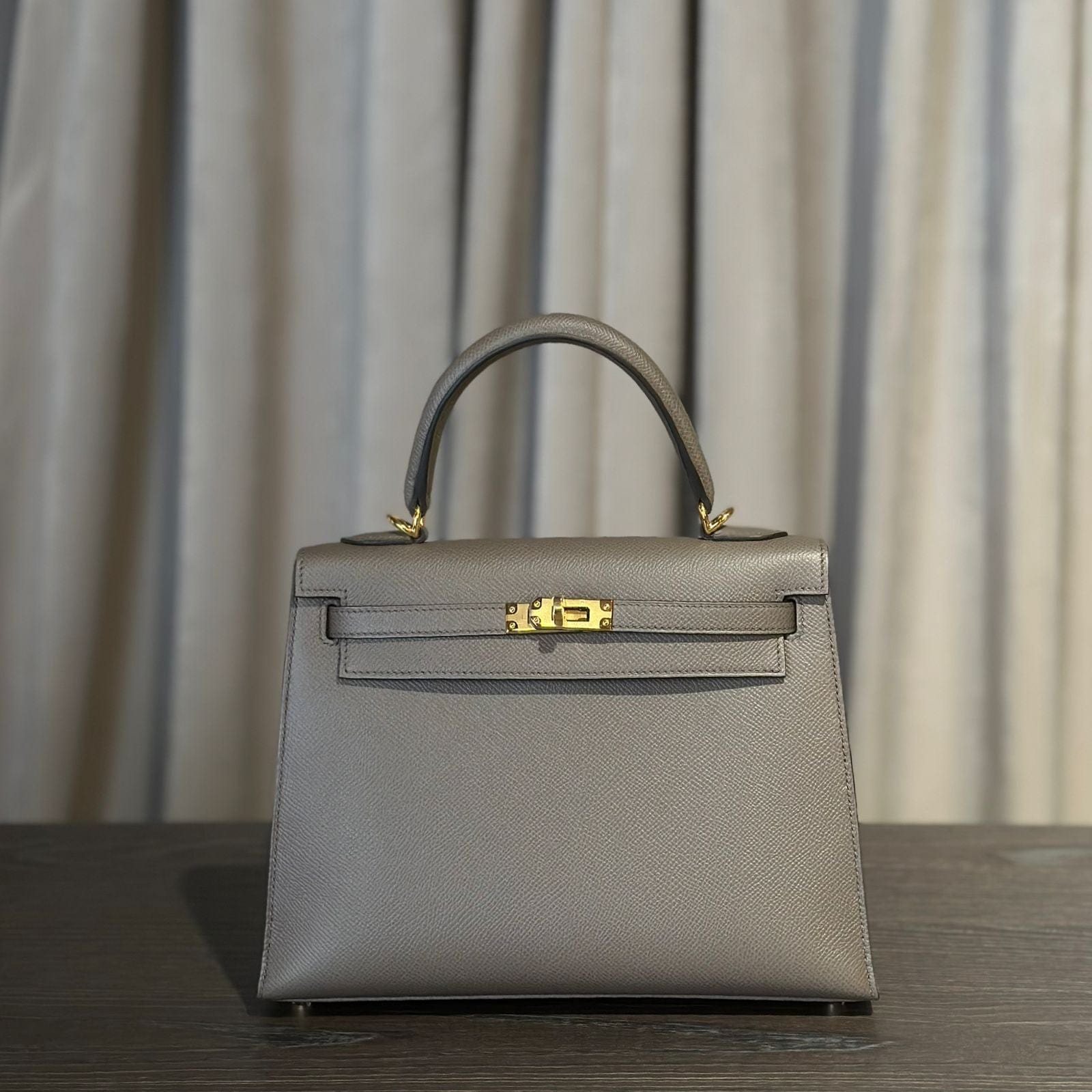 hermes-gris-etain-kelly-sellier-25-epsom-gold-hardware-hermes-1195475691.jpg