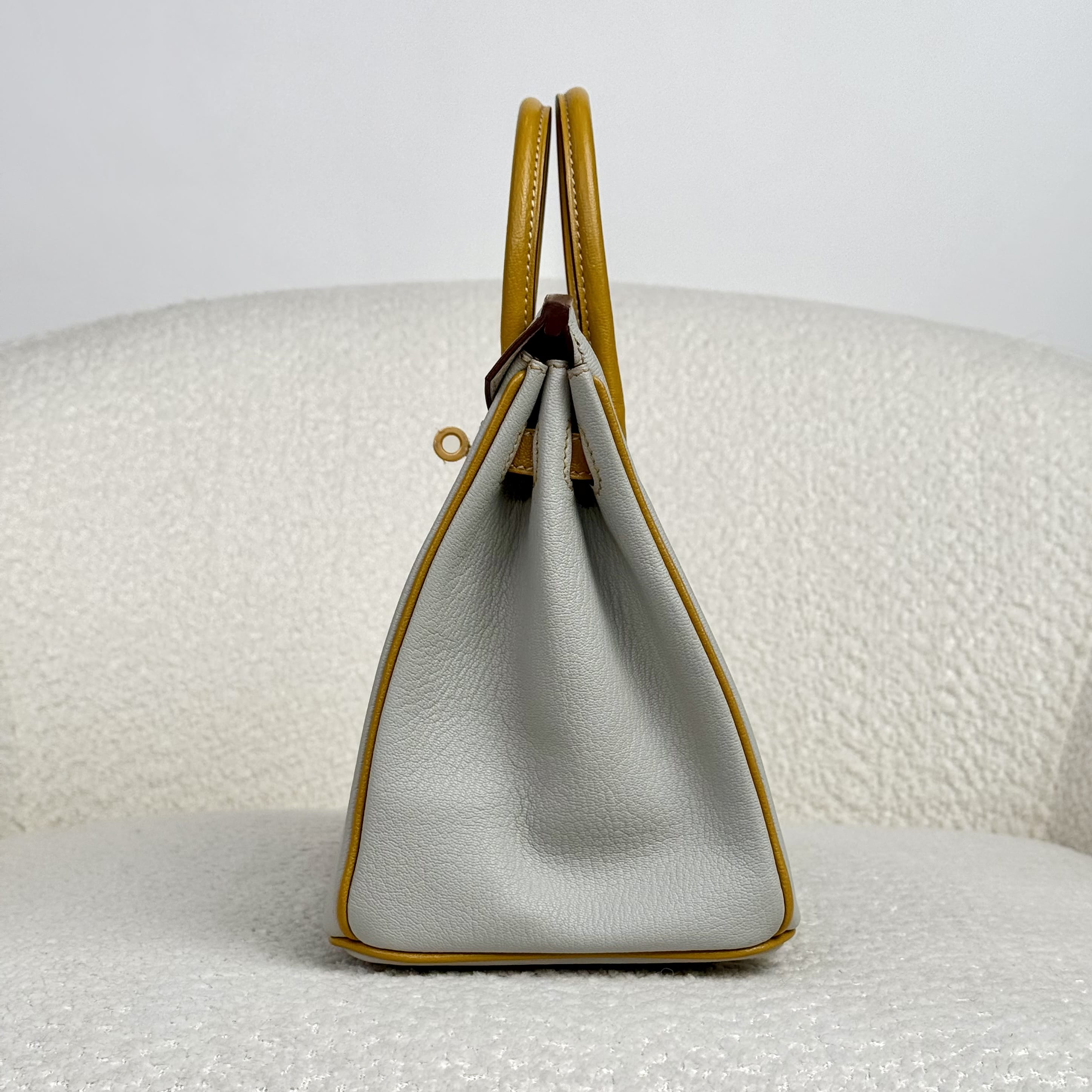 Hermès Gris Perle and Jaune Amber Birkin 25 Chèvre Mysore Brushed Gold Hardware HSS