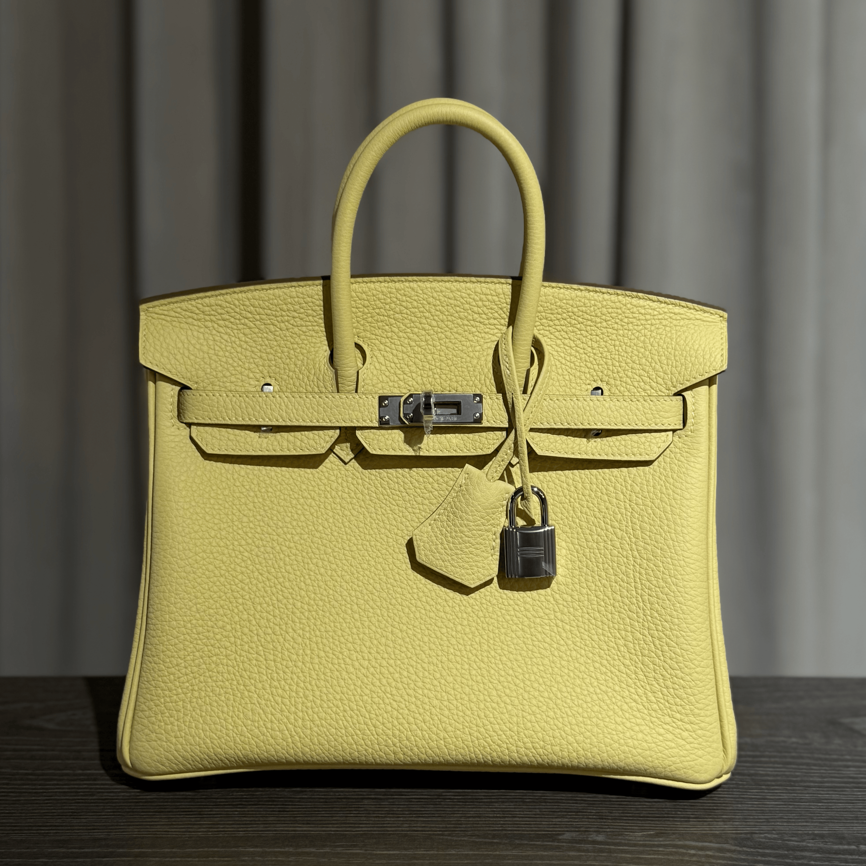 hermes-jaune-poussin-birkin-25-togo-palladium-hardware-hermes-1212568706.png