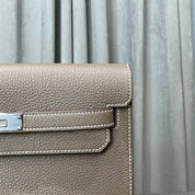Hermès Kelly Depeches 25 Etoupe Togo Clutch Palladium Hardware