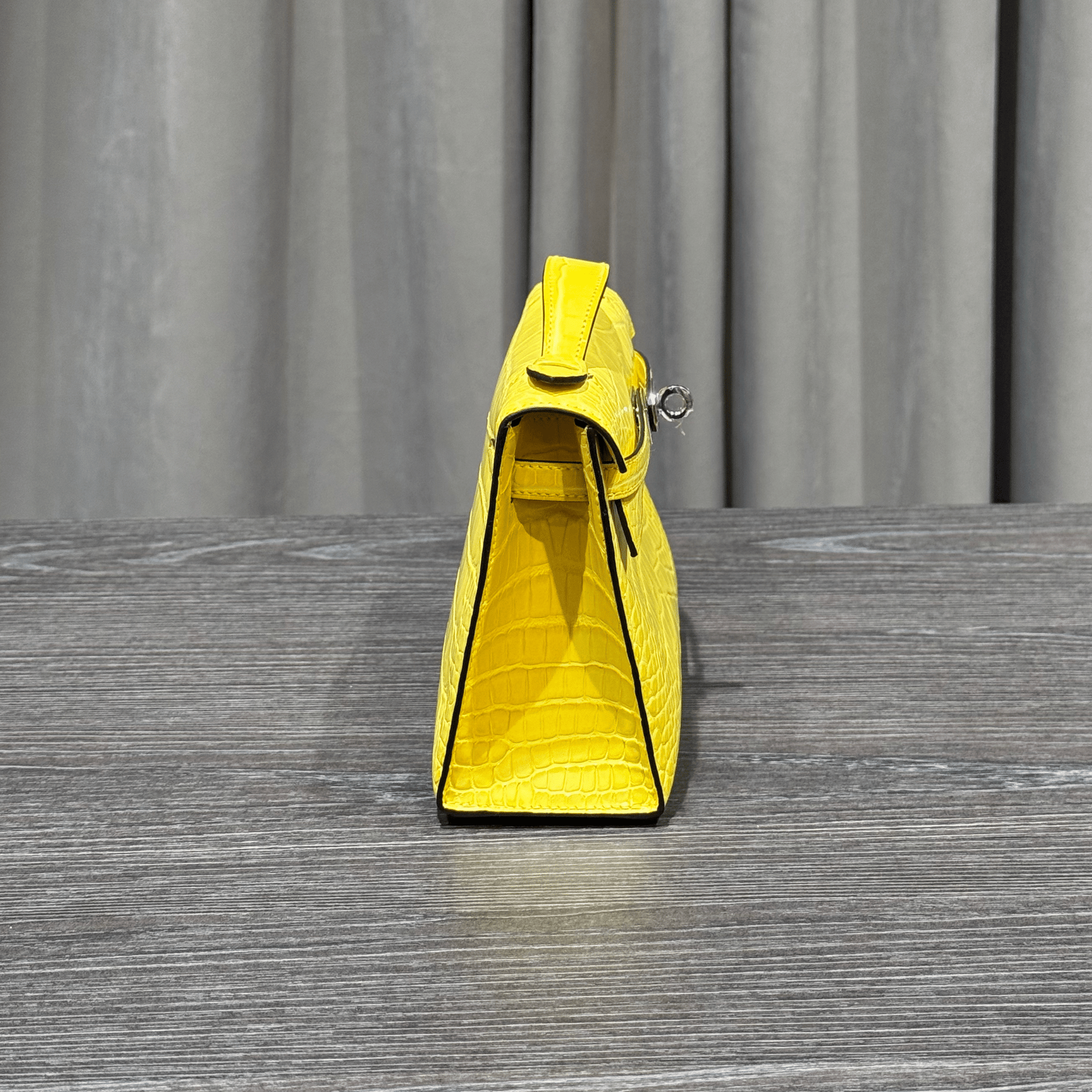 Hermès Mimosa Kelly Pochette – Yellow Kelly Clutch Alligator Hermès Mimosa Kelly Pochette – Yellow Kelly Clutch Alligator
