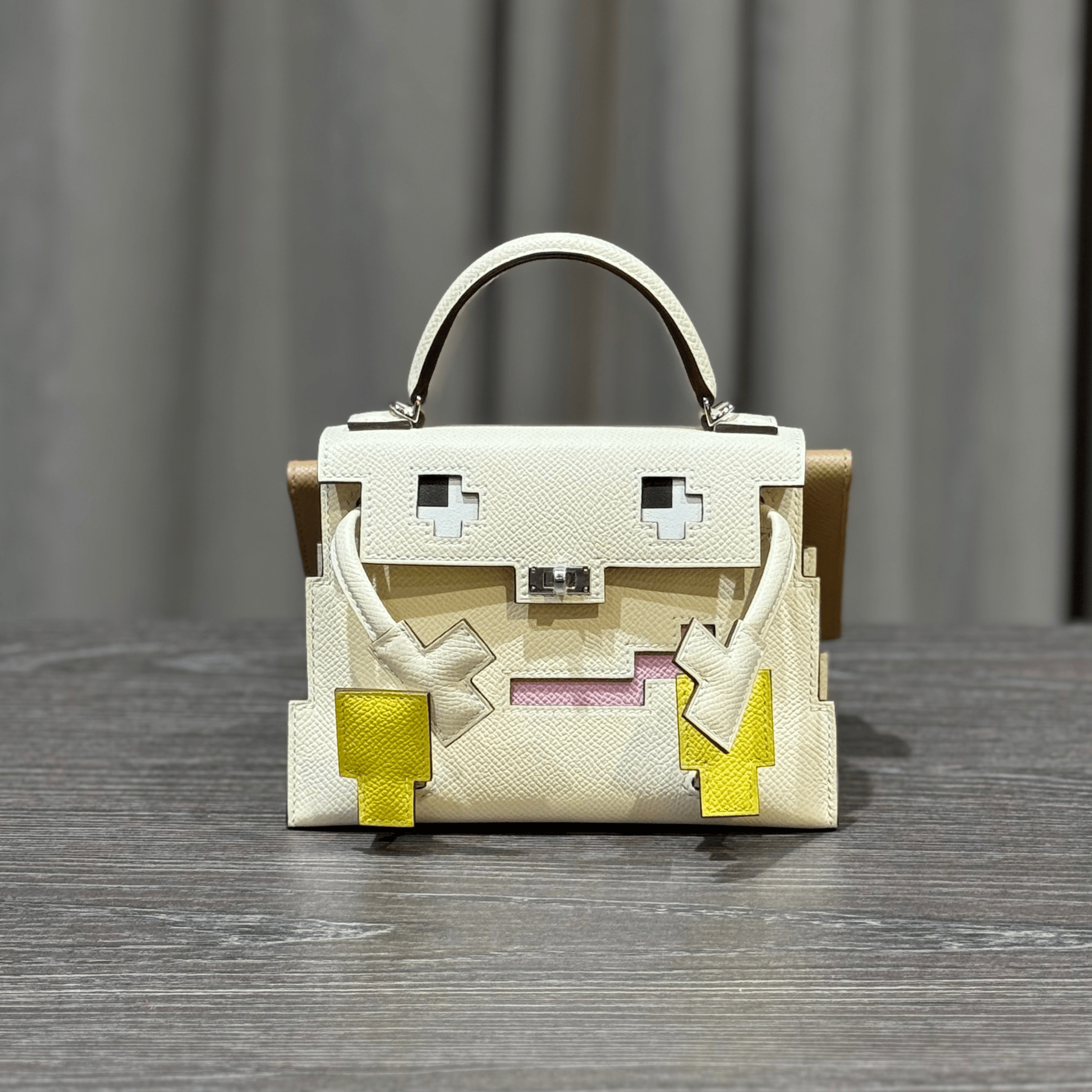 Hermès Nata Kelly Doll – Off-White Quelle Idole Picto Kelly Hermès Nata Kelly Doll – Off-White Quelle Idole Picto Kelly