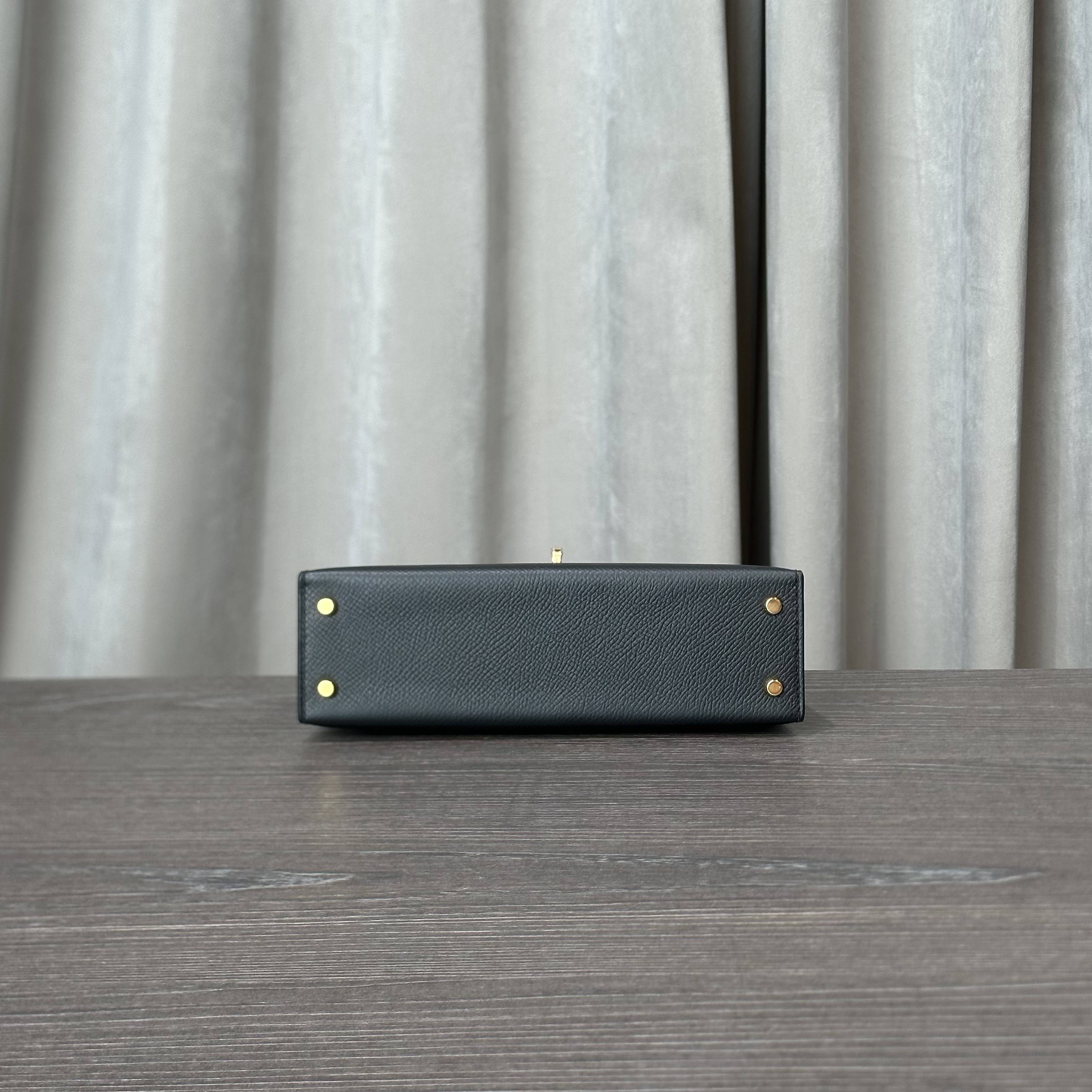 Hermès Noir and Gris Perle Mini Kelly Sellier 20 Verso Epsom Gold Hardware Hermès Special Order HSS