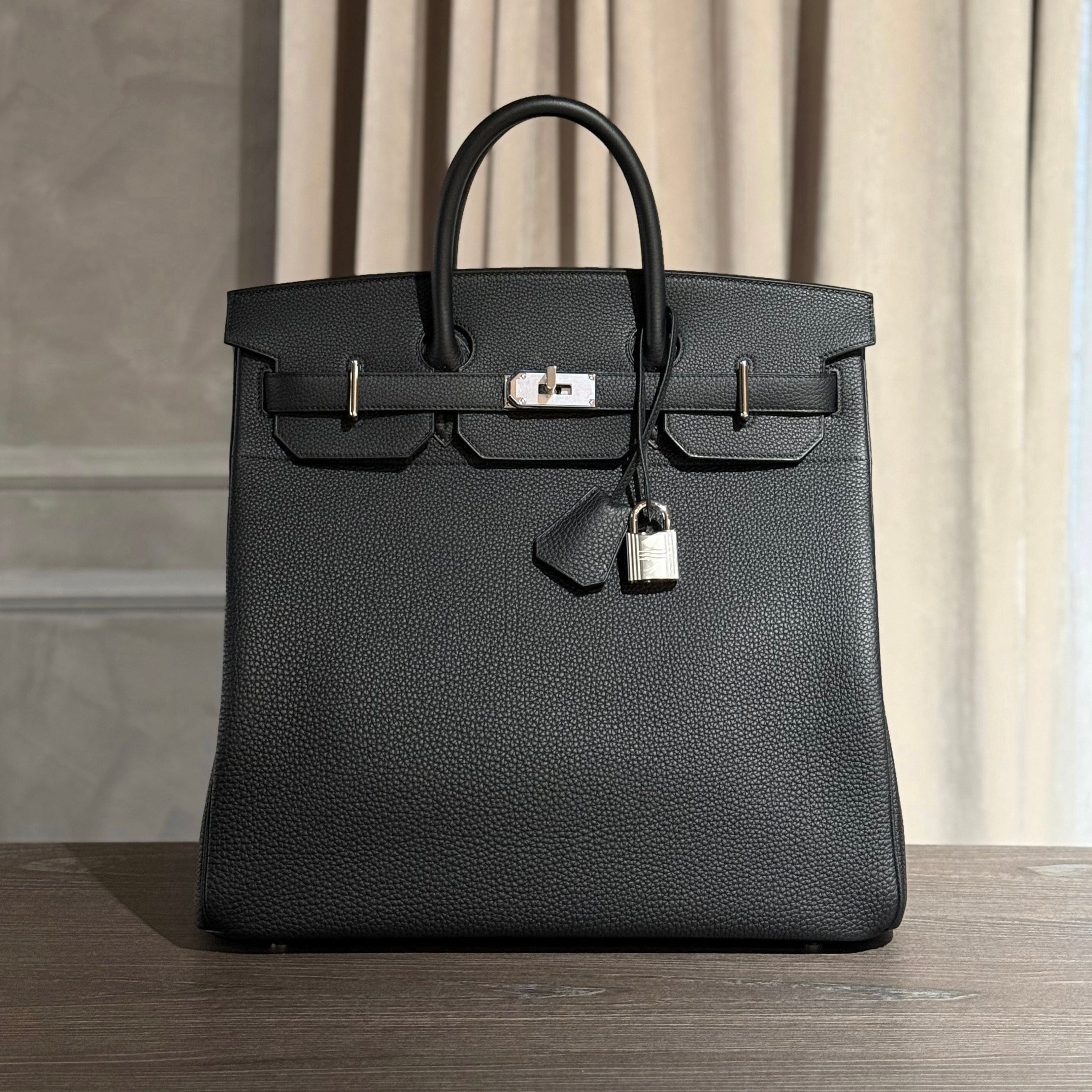 Hermès Birkin 40 Noir – Black Birkin Bag Haut à Courroies Togo