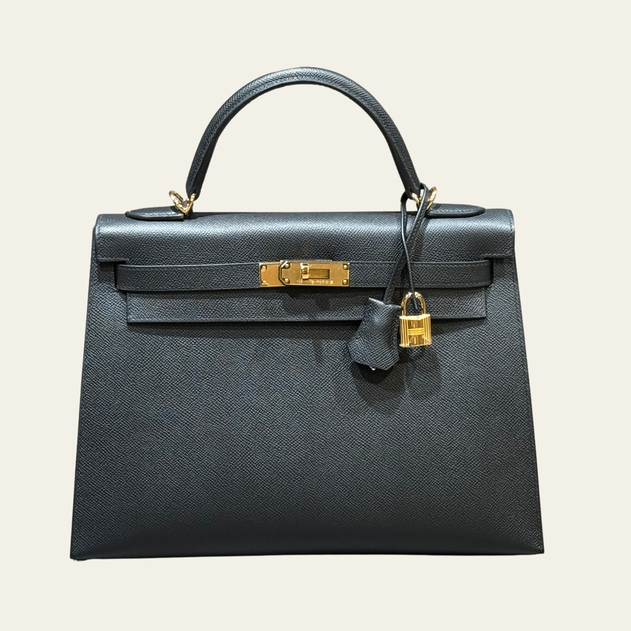 hermes-noir-kelly-32-epsom-gold-hardware-hermes-1161507883.png