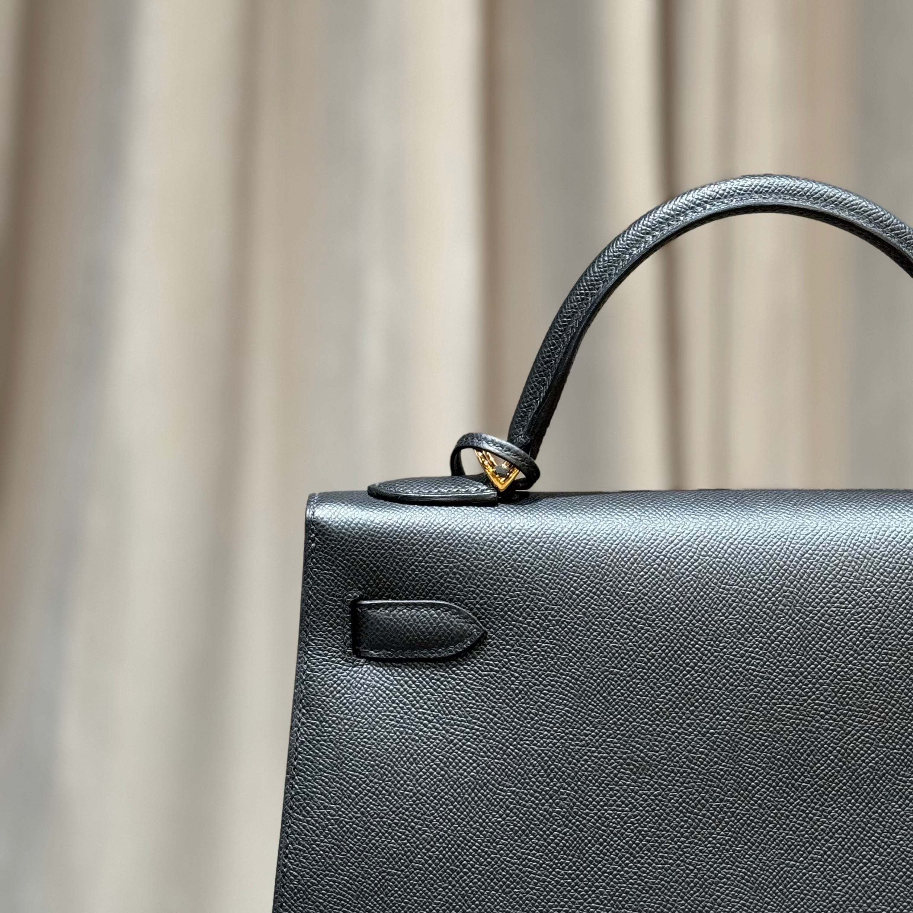 Hermès Noir Kelly 32 Epsom Gold Hardware