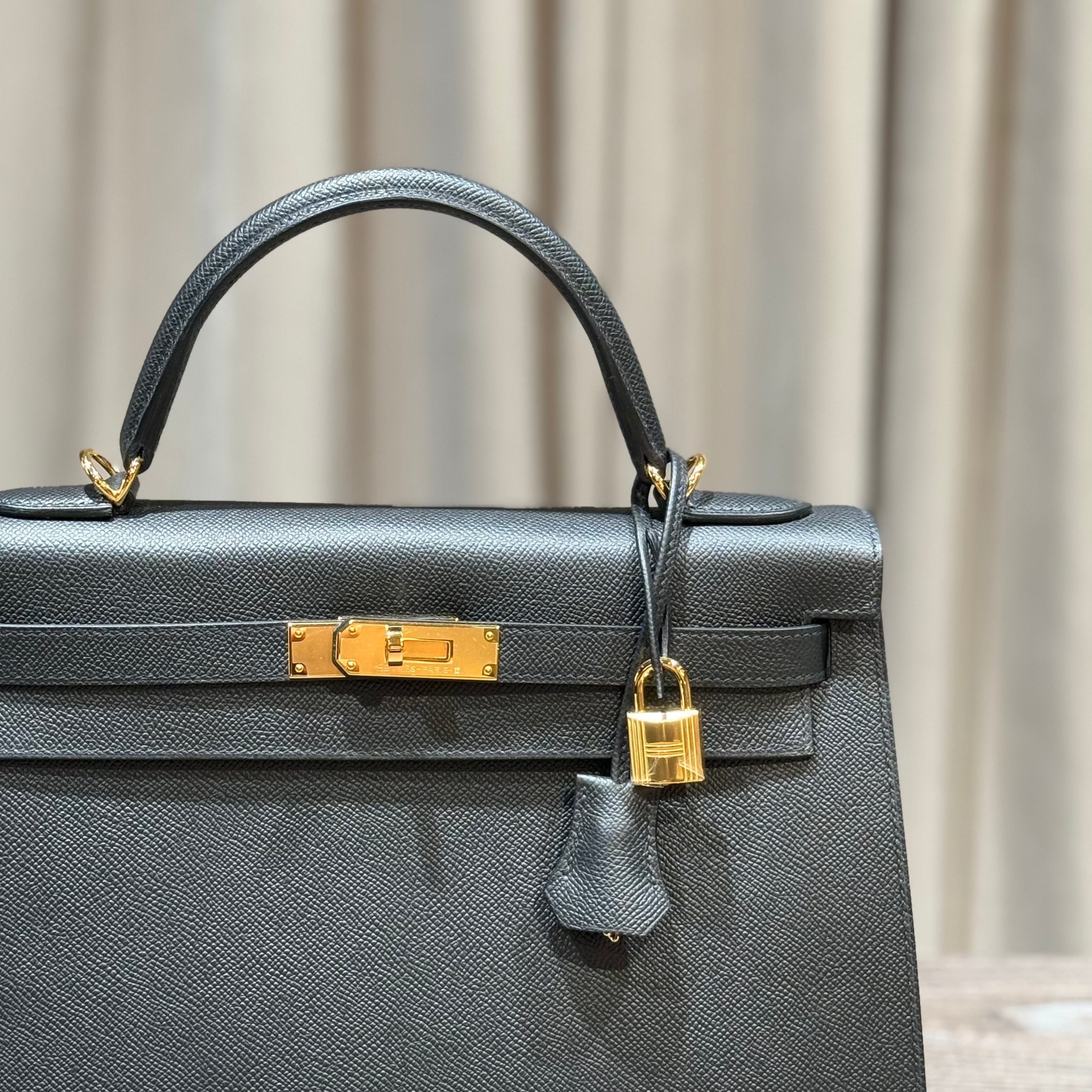 Hermès Noir Kelly 32 Epsom Gold Hardware