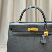 Hermès Noir Kelly 32 Epsom Gold Hardware