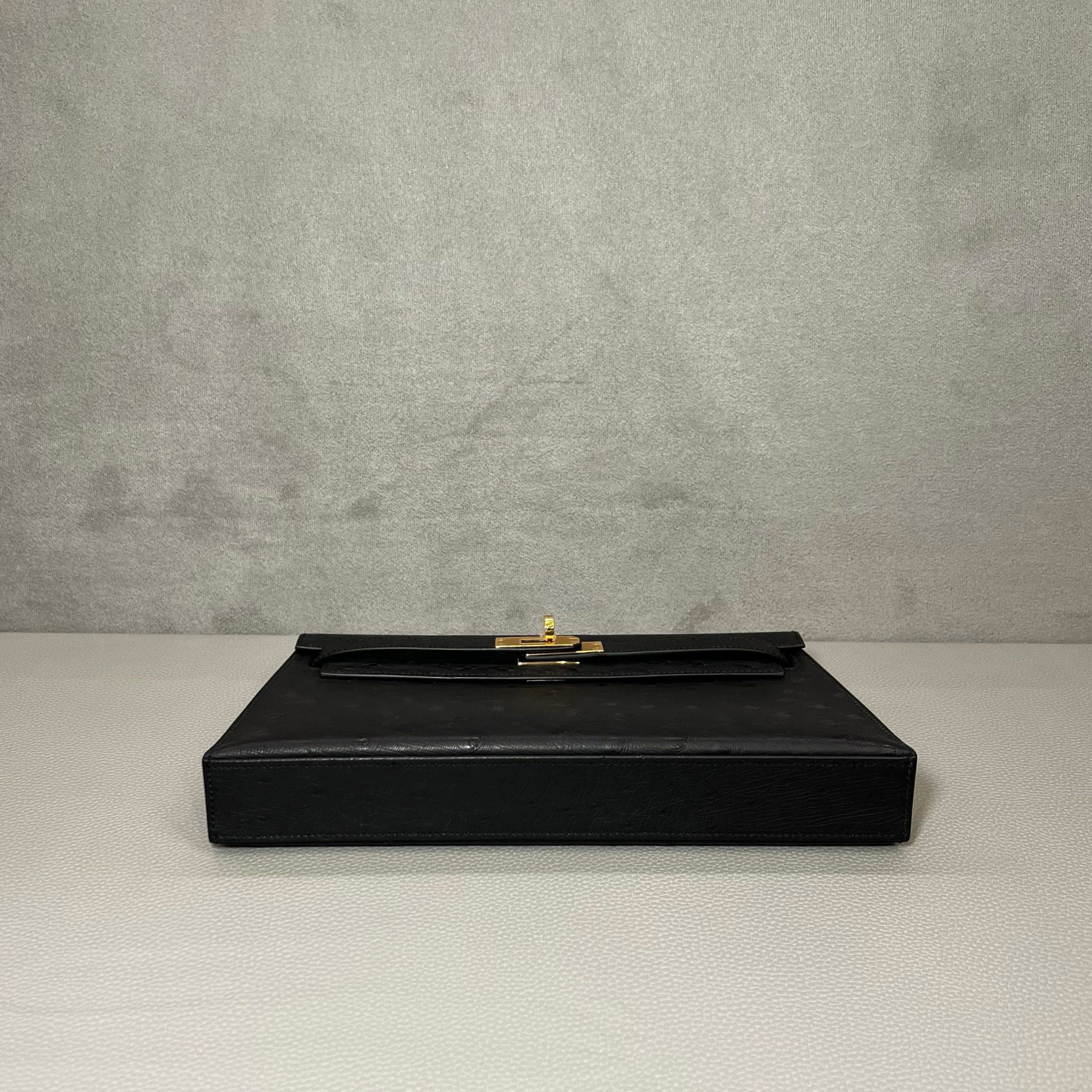 Hermès Noir Kelly Elan Ostrich Gold Hardware