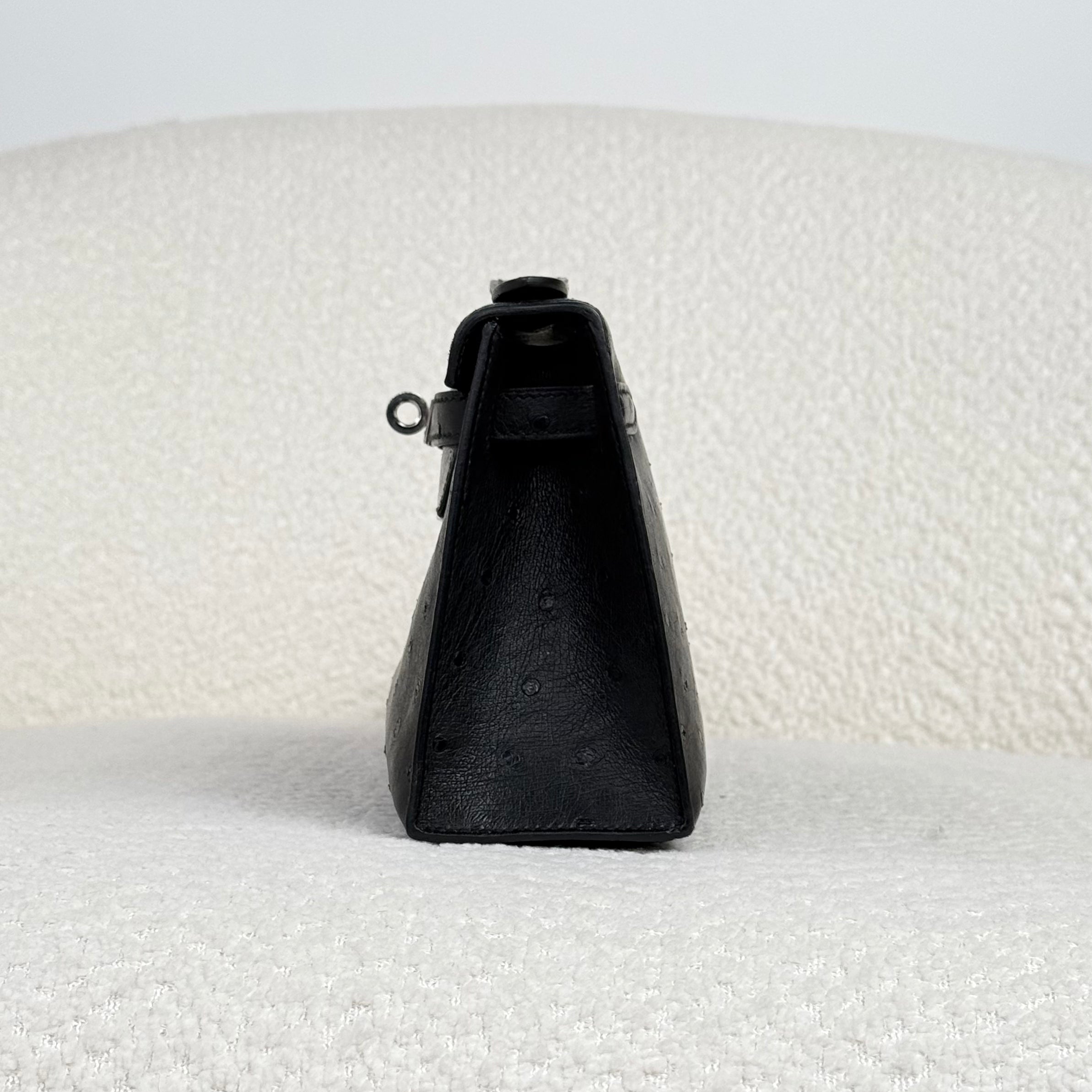 Hermès Noir Kelly Pochette Ostrich Palladium Hardware