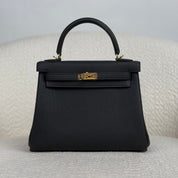 Hermès Noir Kelly Retourne 25 Togo Gold Hardware